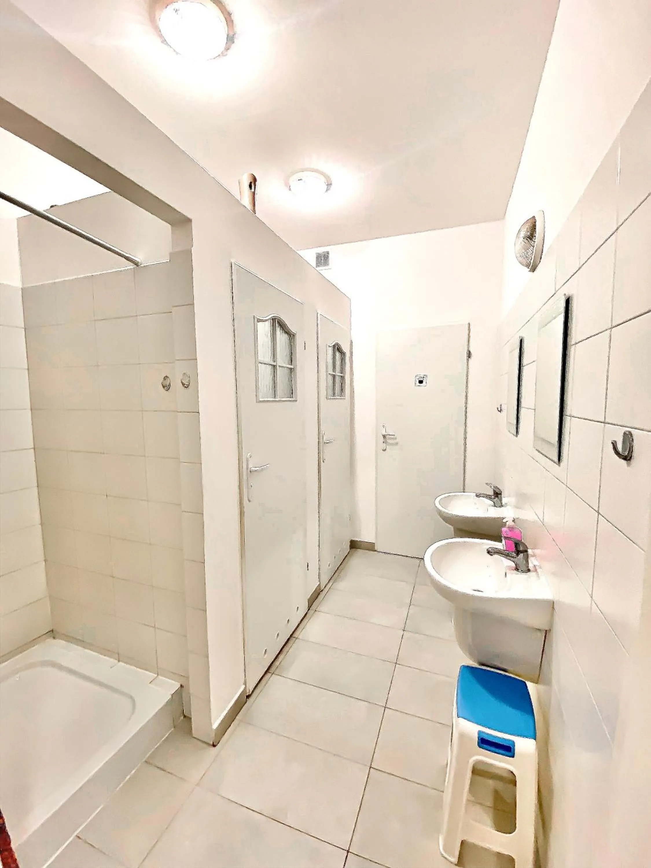 Bathroom in Schronisko Młodzieżowe PTSM "Alko"