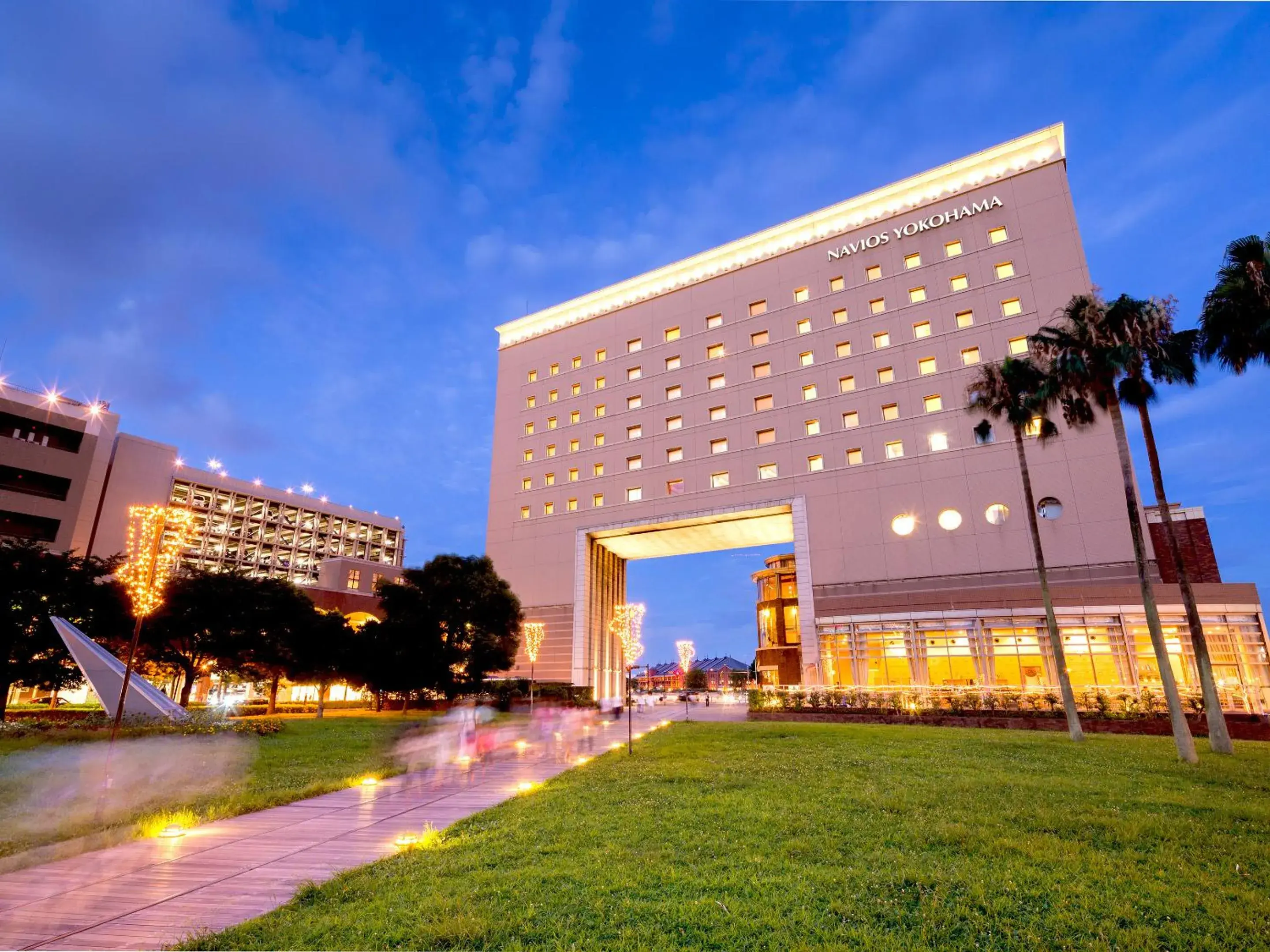 Property building in Navios Yokohama Property building in Navios Yokohama