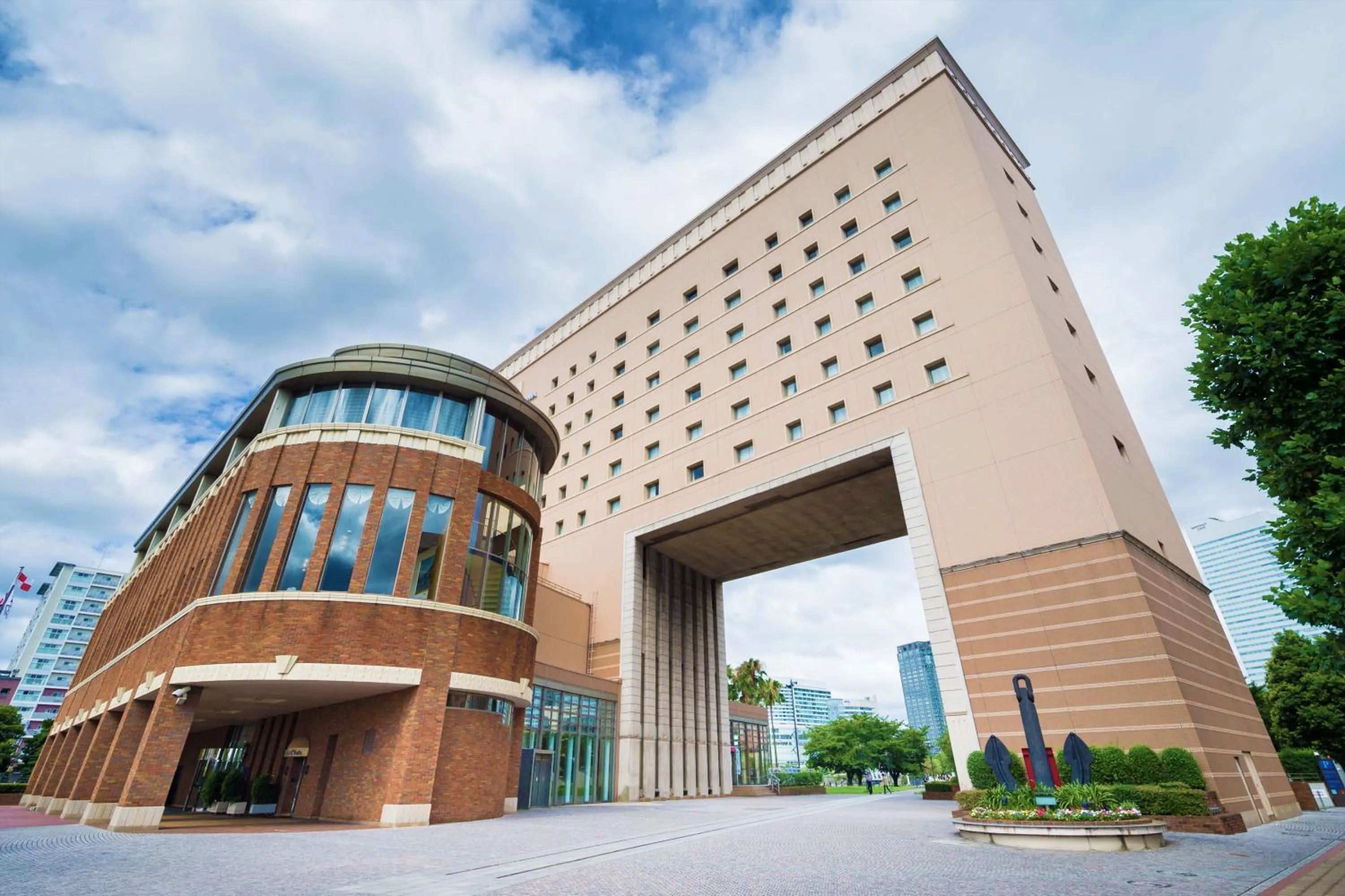 Nearby landmark in Navios Yokohama