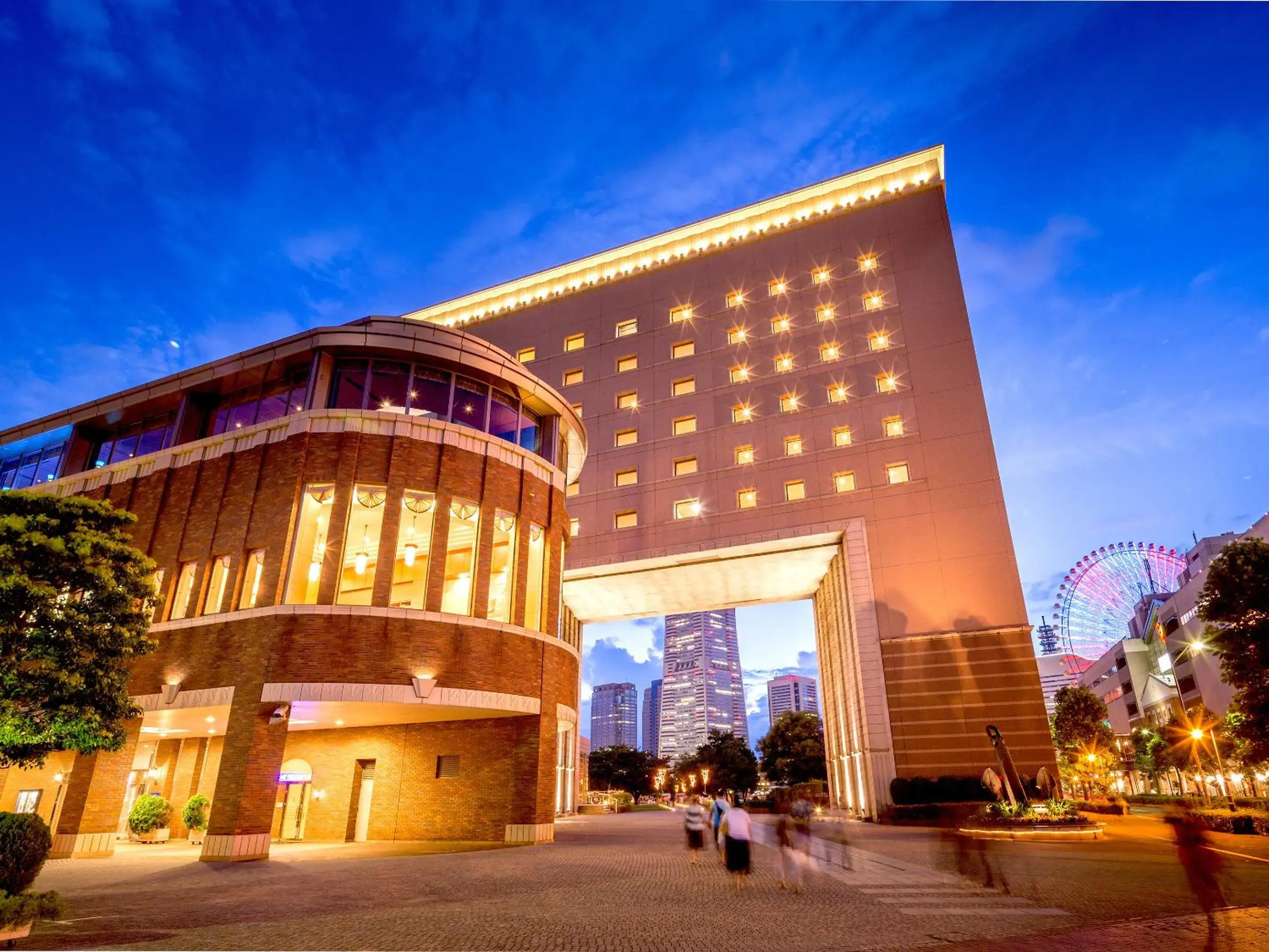 Property building in Navios Yokohama Property building in Navios Yokohama