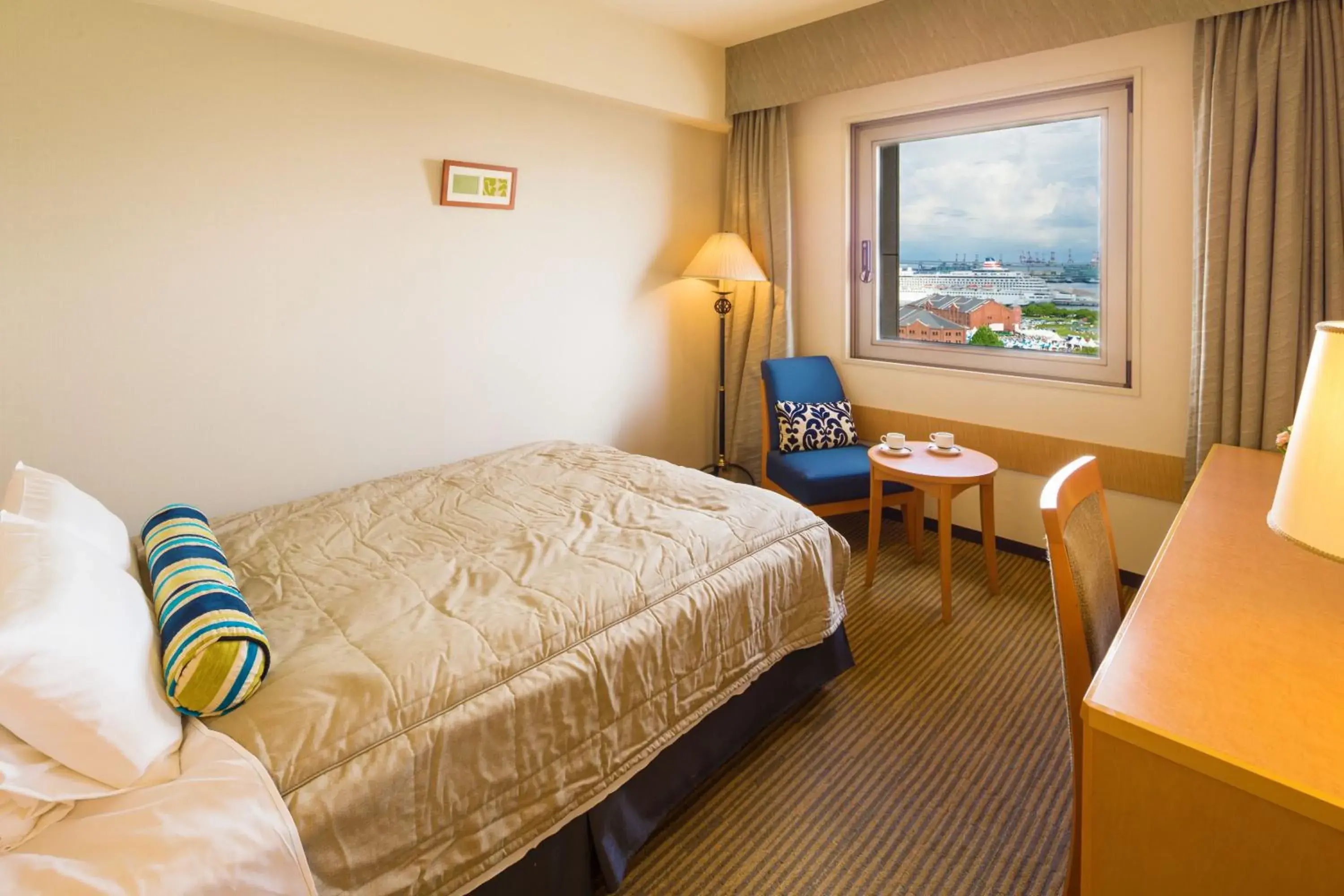 Day, Bed in Navios Yokohama Day, Bed in Navios Yokohama