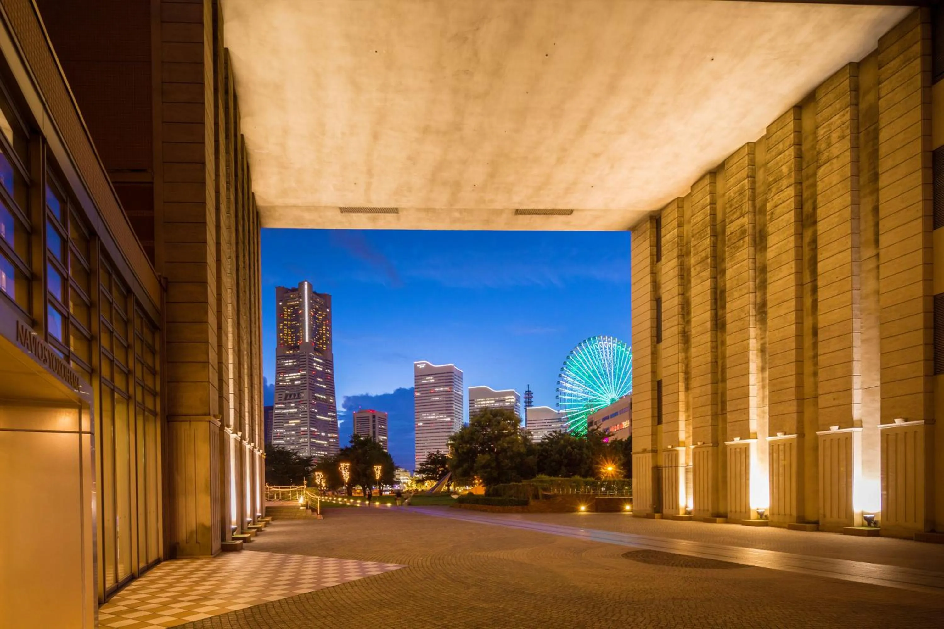Neighbourhood in Navios Yokohama