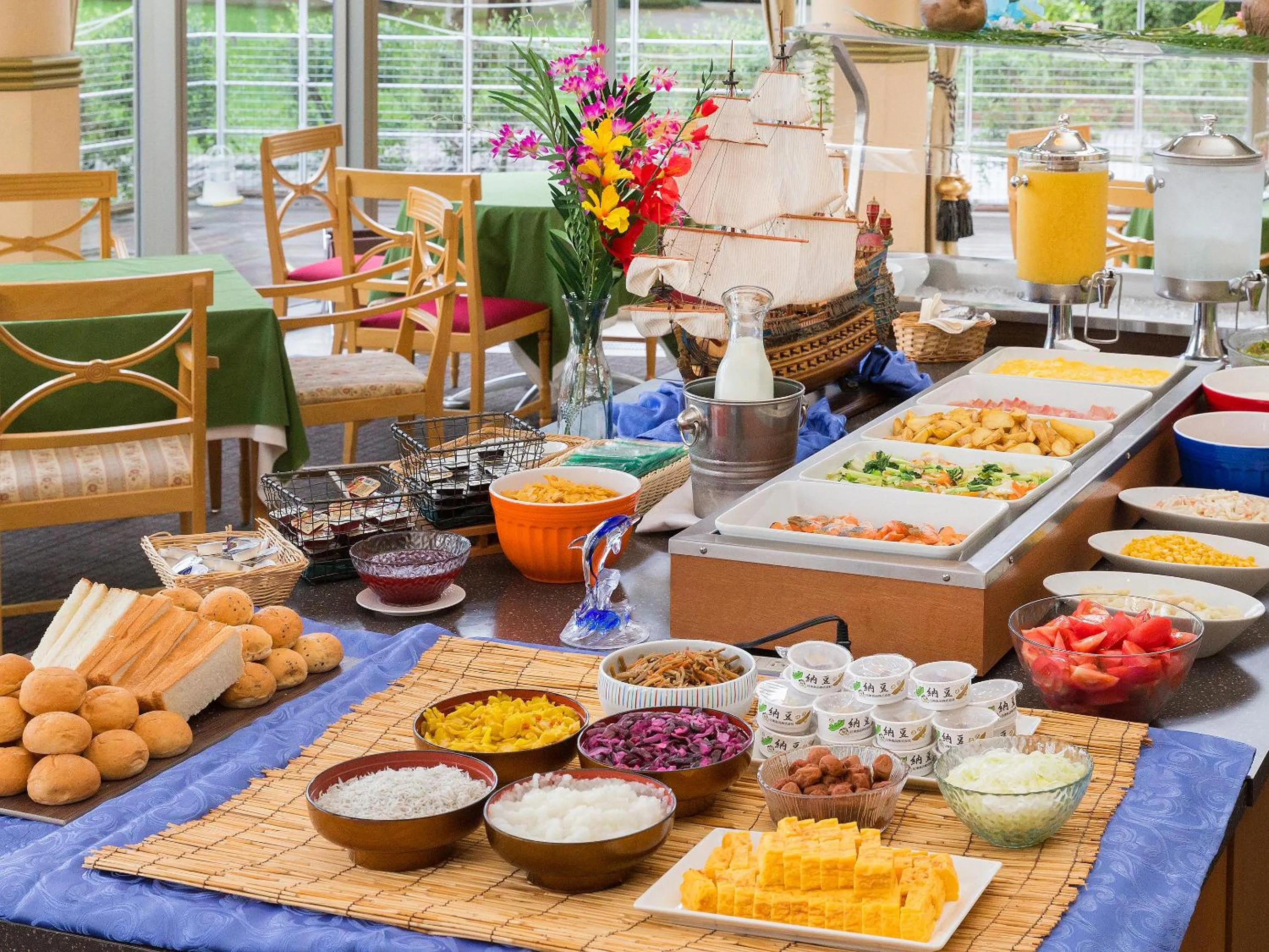 Buffet breakfast in Navios Yokohama