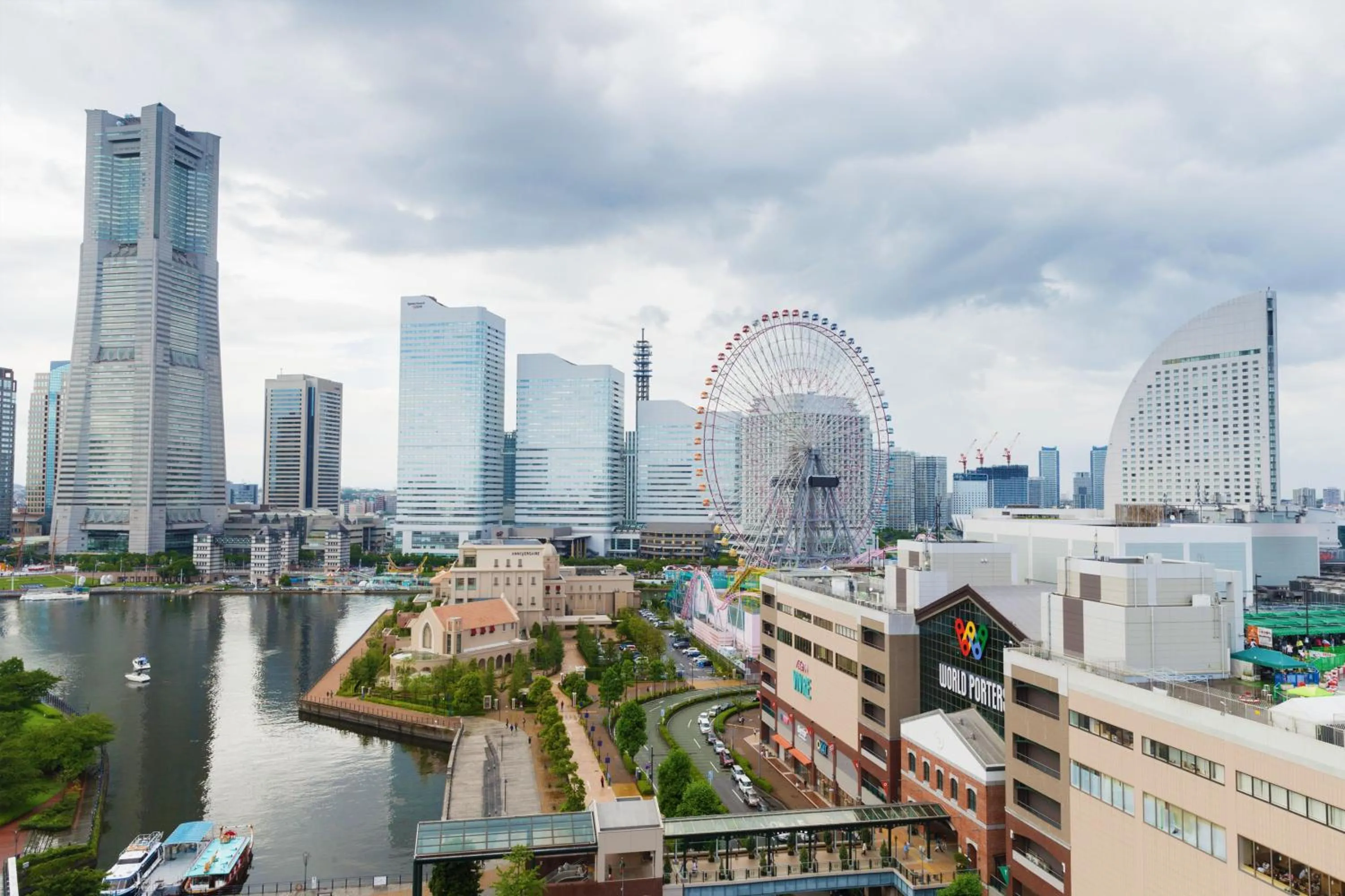 Day in Navios Yokohama