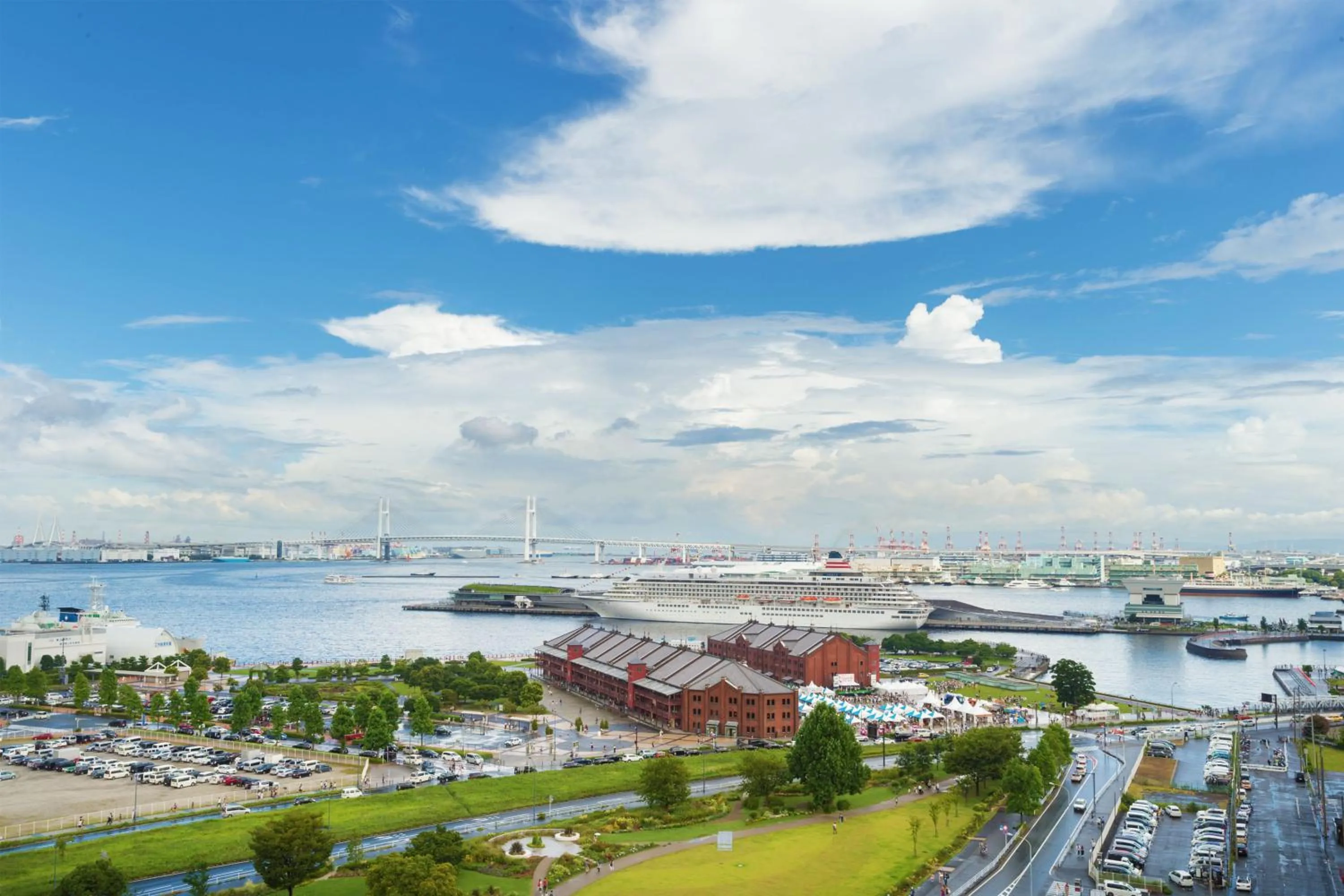 City view in Navios Yokohama
