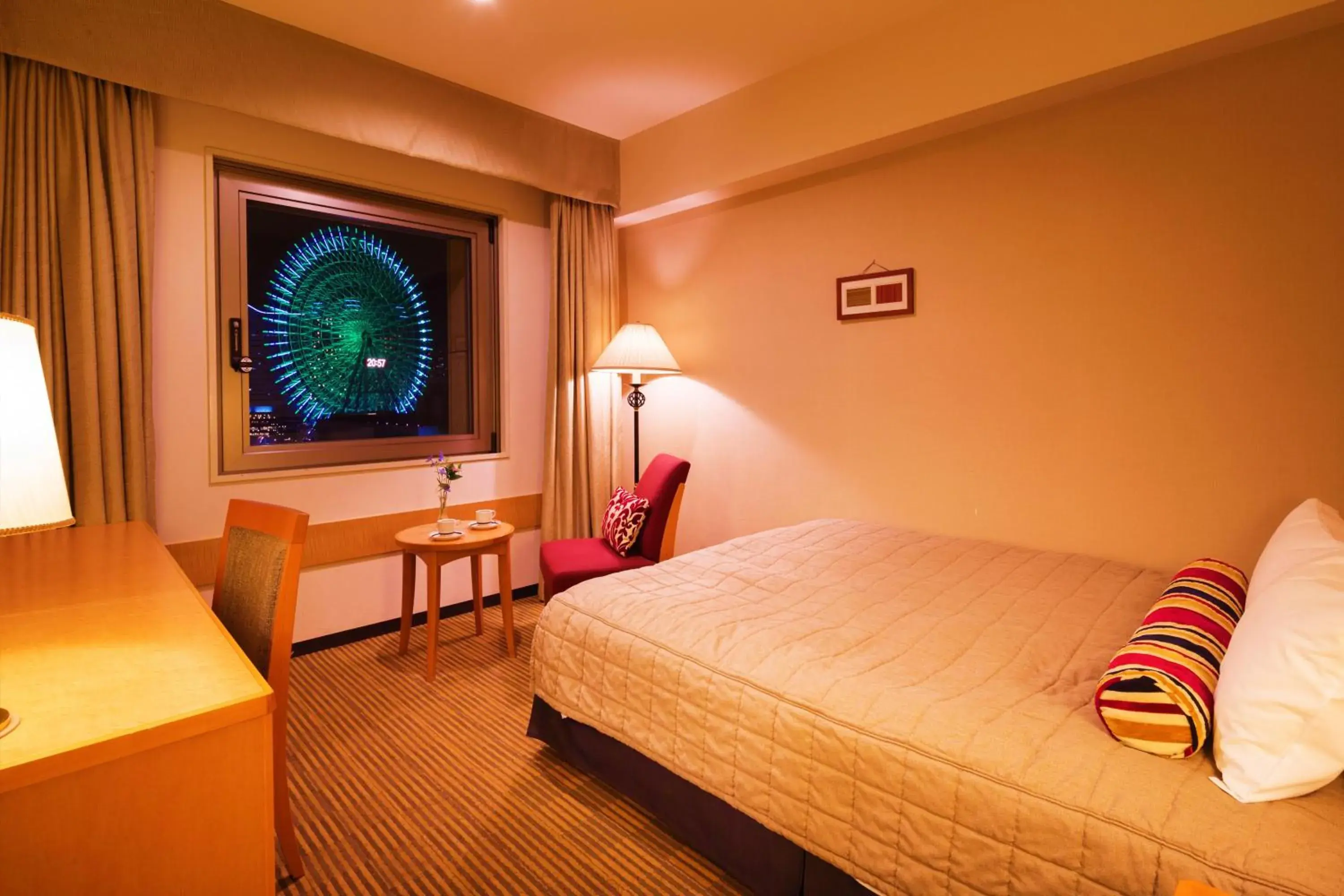 Photo of the whole room, Bed in Navios Yokohama Photo of the whole room, Bed in Navios Yokohama