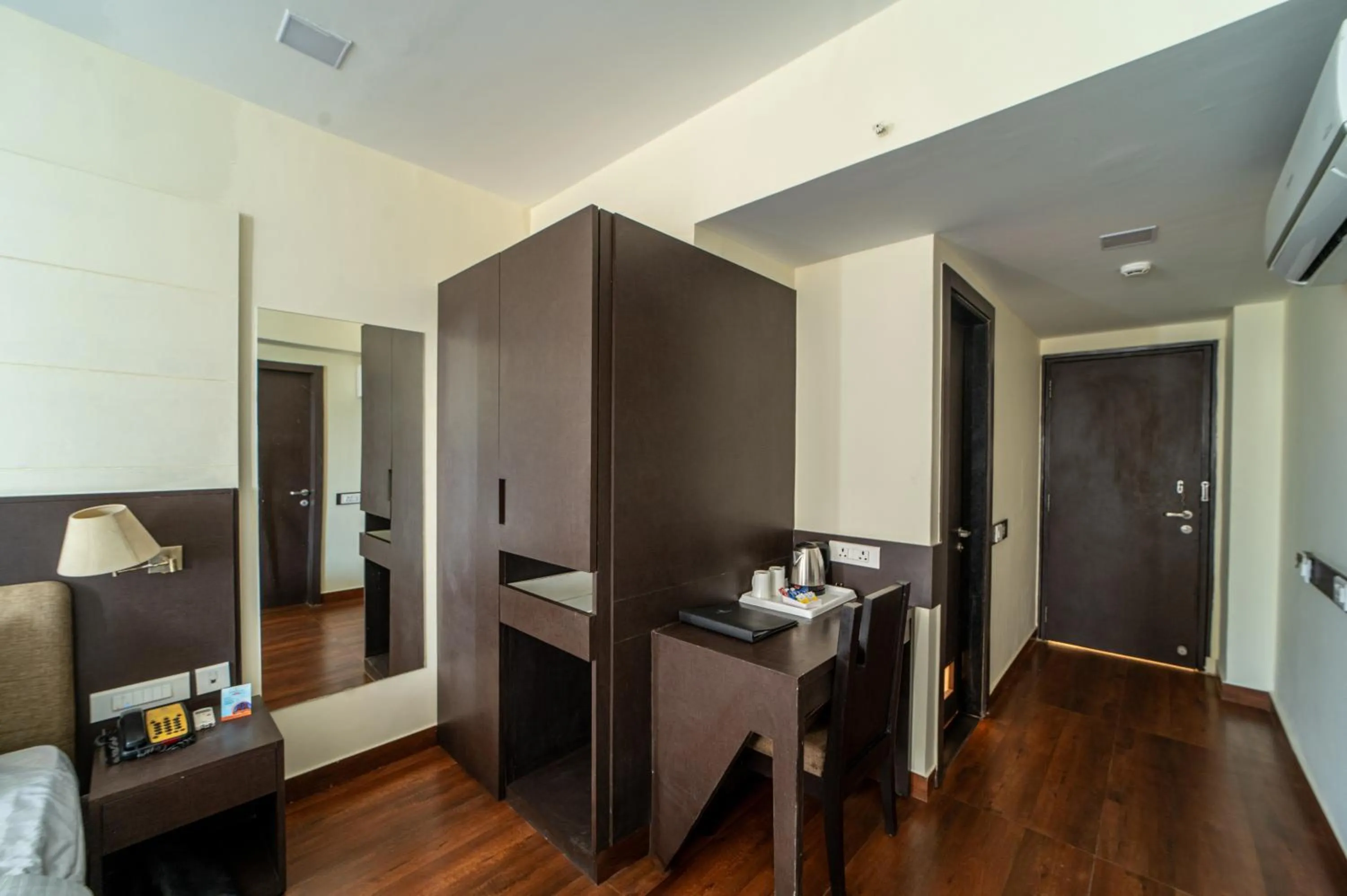 Bedroom, Bed in Whispering Palms Hotel Jaipur