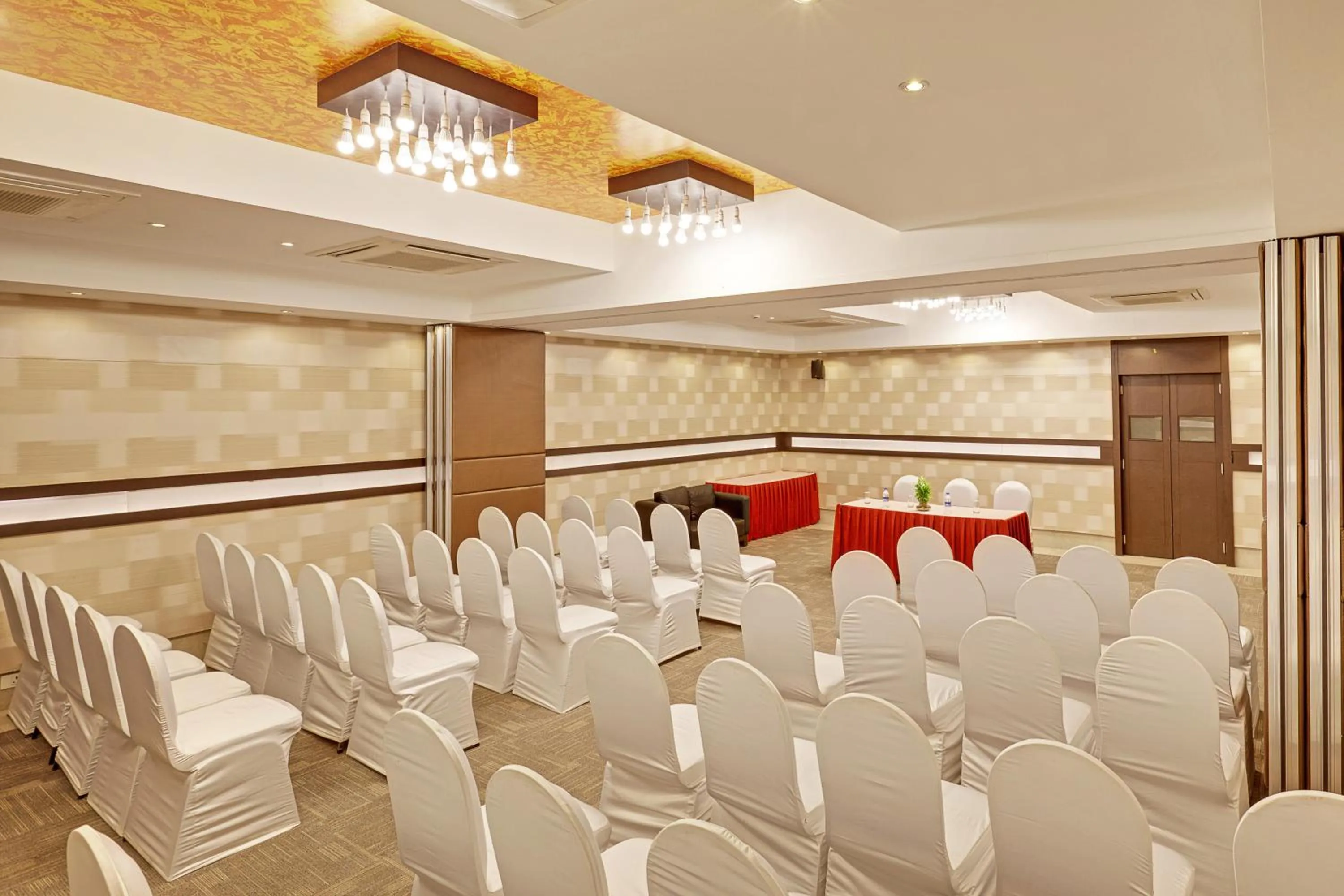 Banquet/Function facilities in Whispering Palms Hotel Jaipur