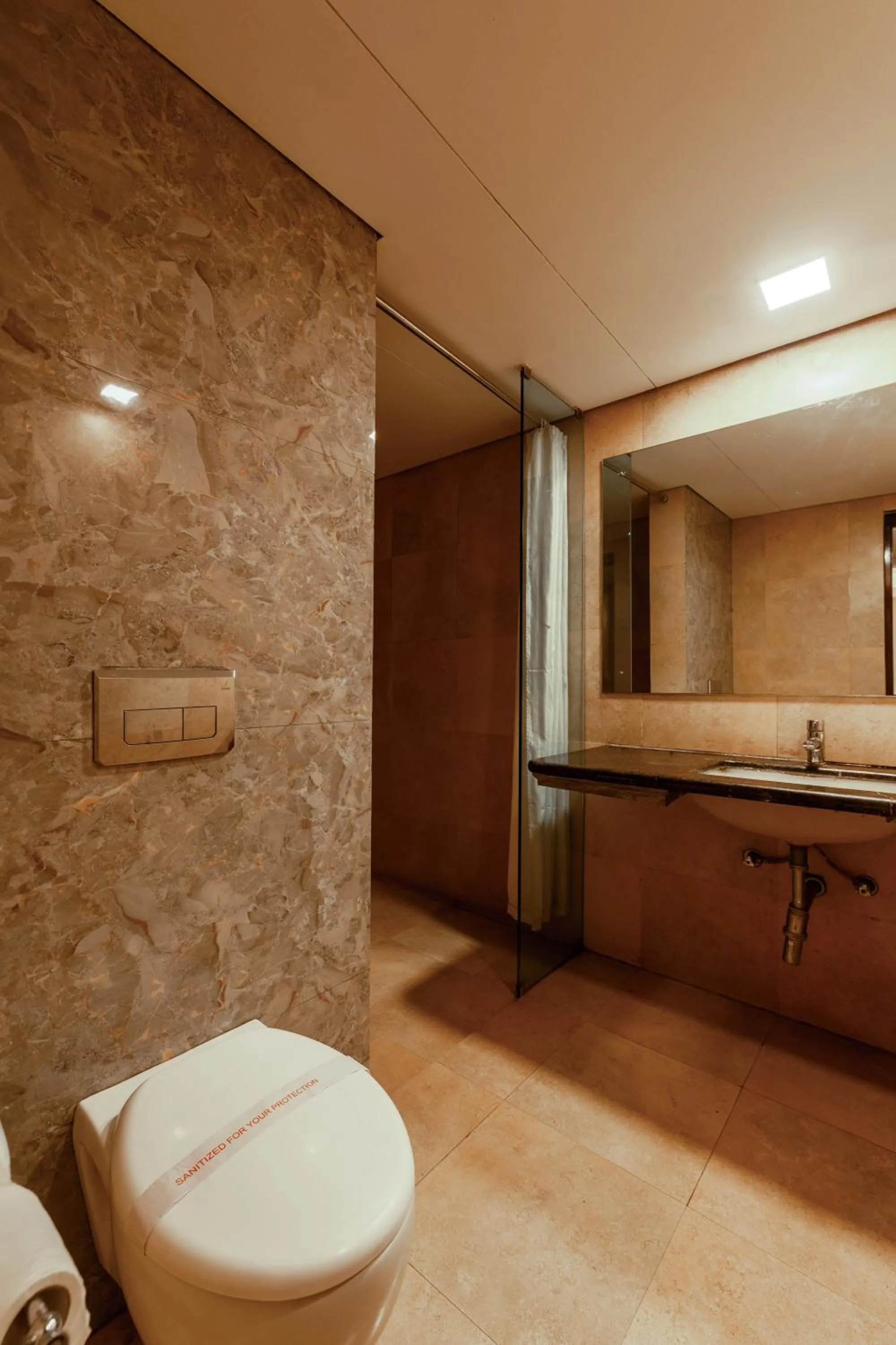 Bathroom in Whispering Palms Hotel Jaipur