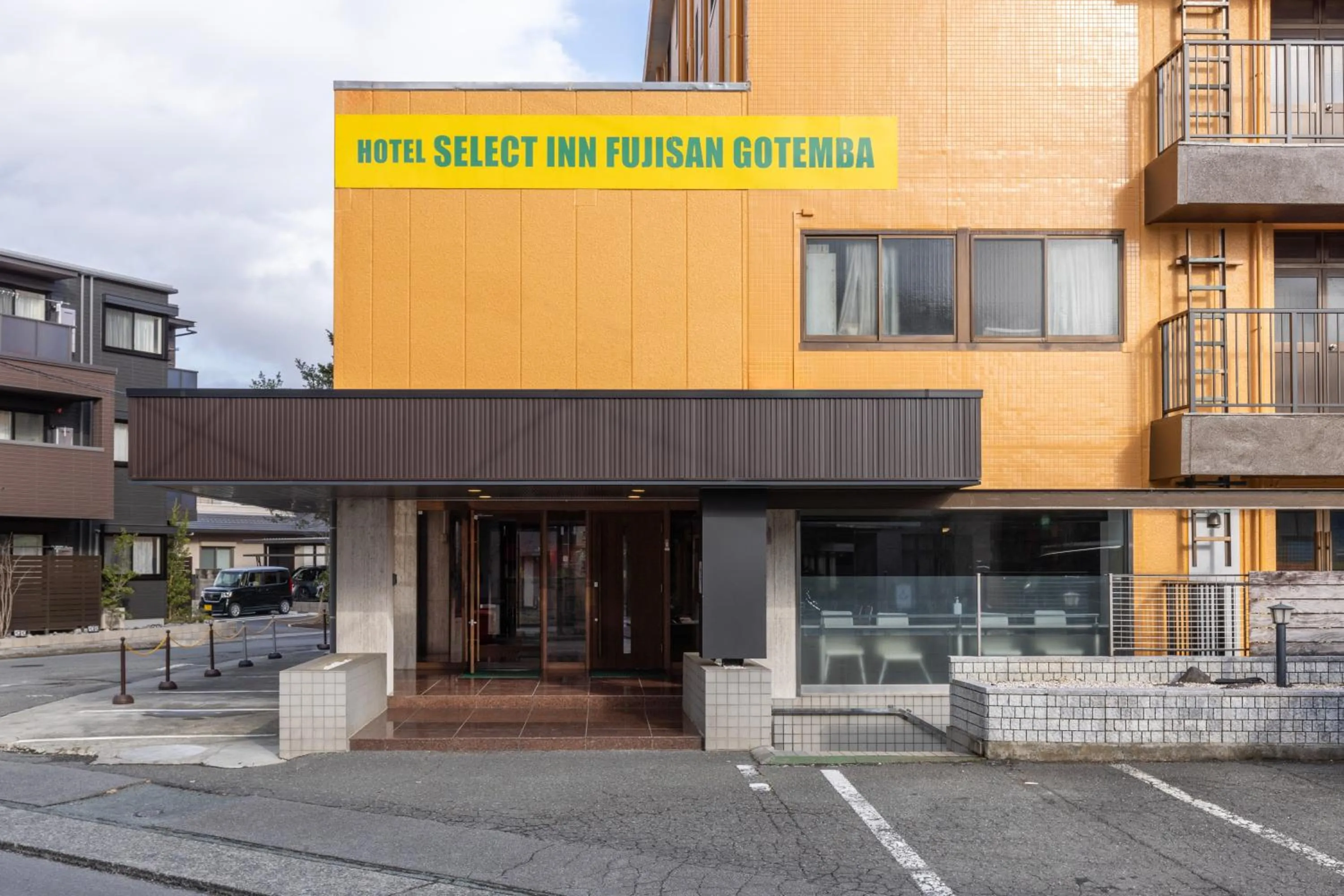 Facade/entrance in Select Inn Fujisan Gotemba