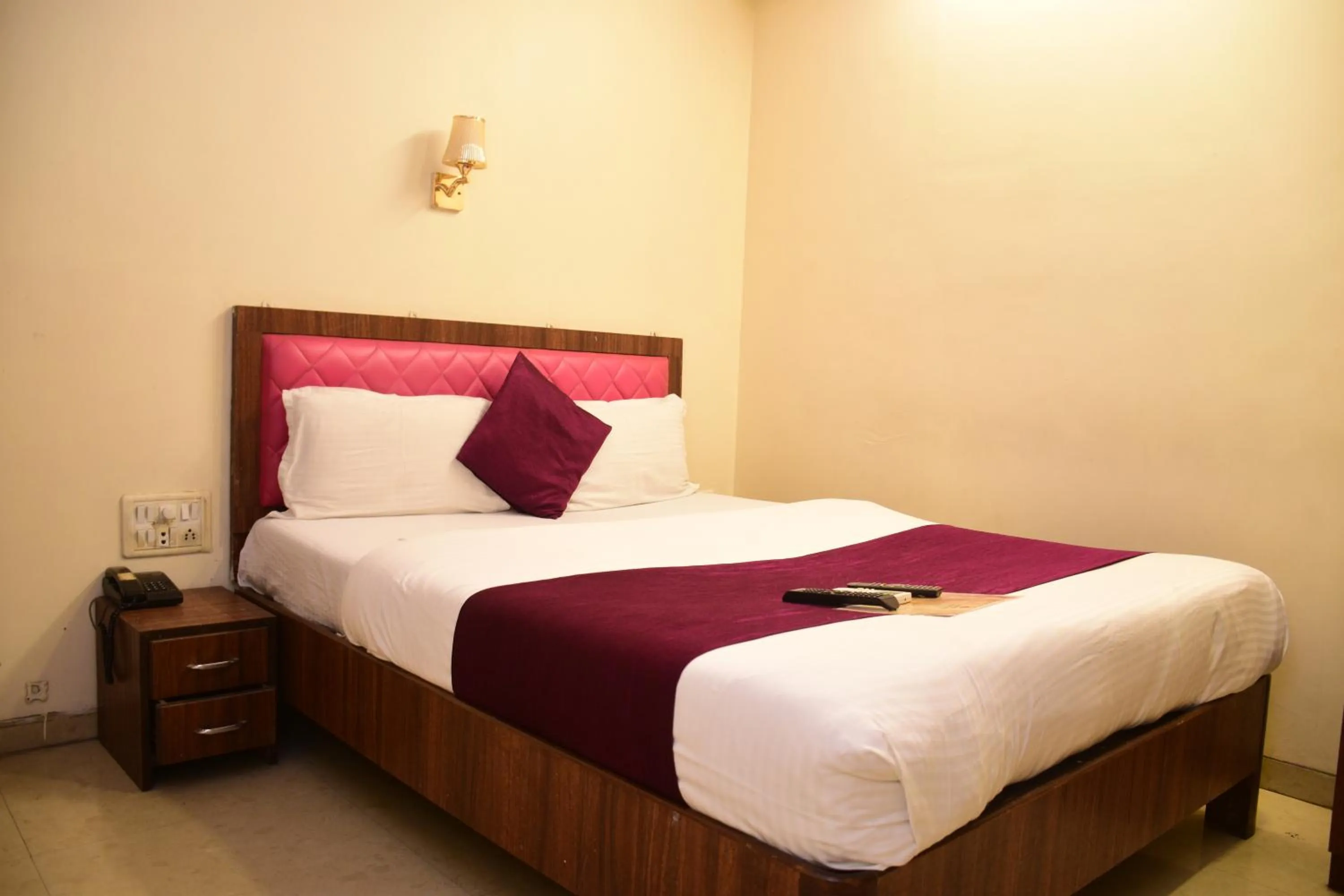 Bed in Hotel K.C Residency