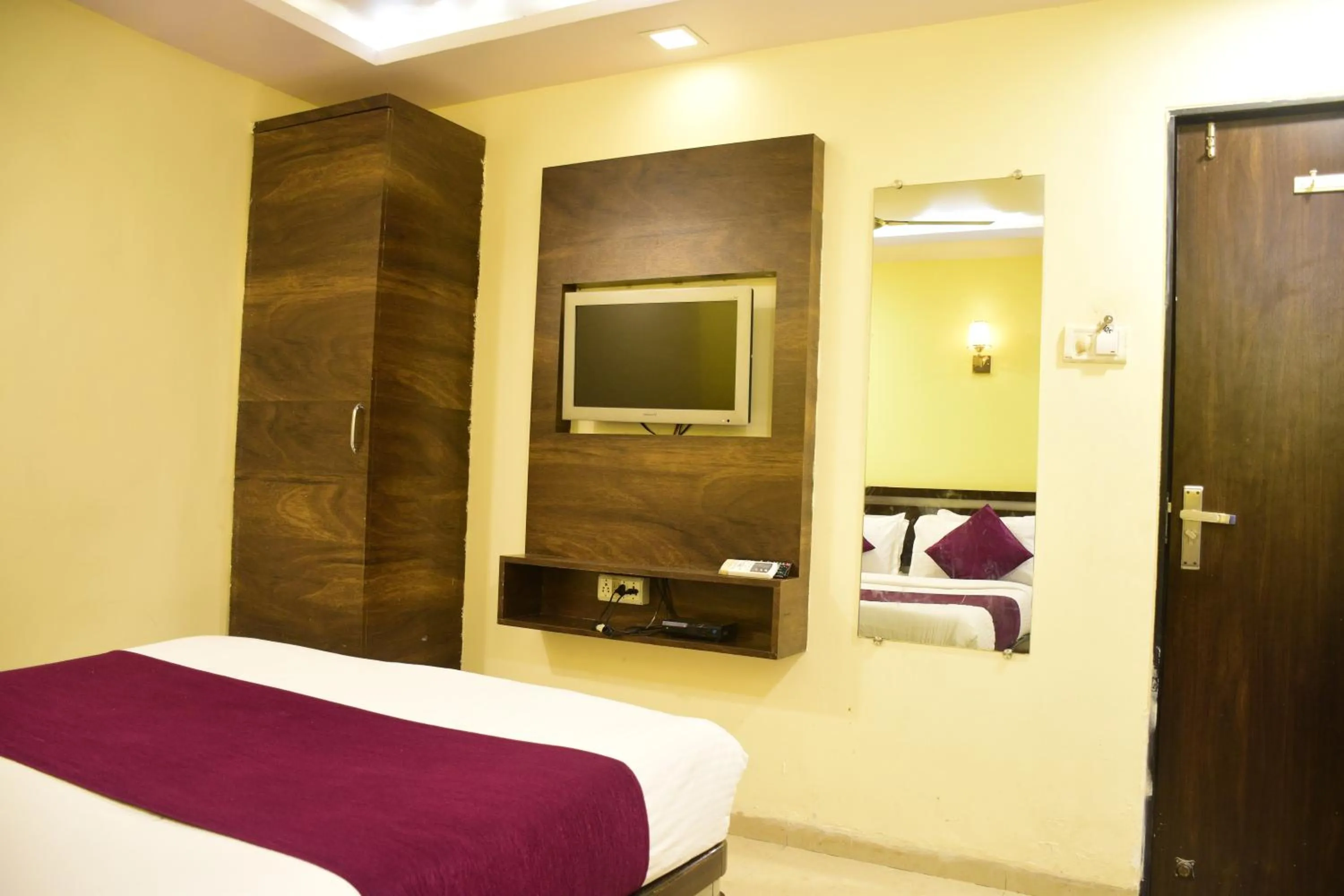 Bed in Hotel K.C Residency