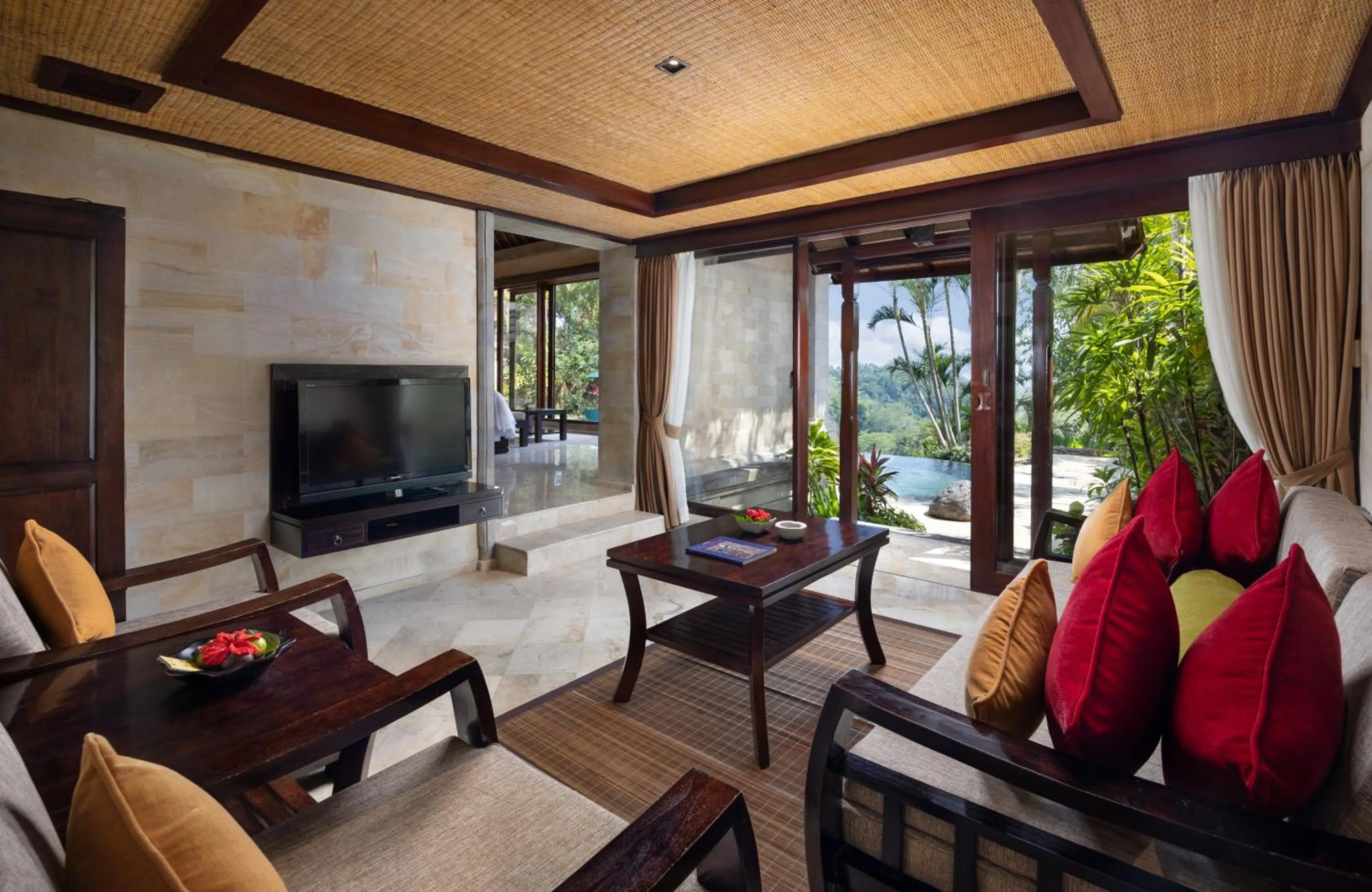 Communal lounge/ TV room in The Royal Pita Maha