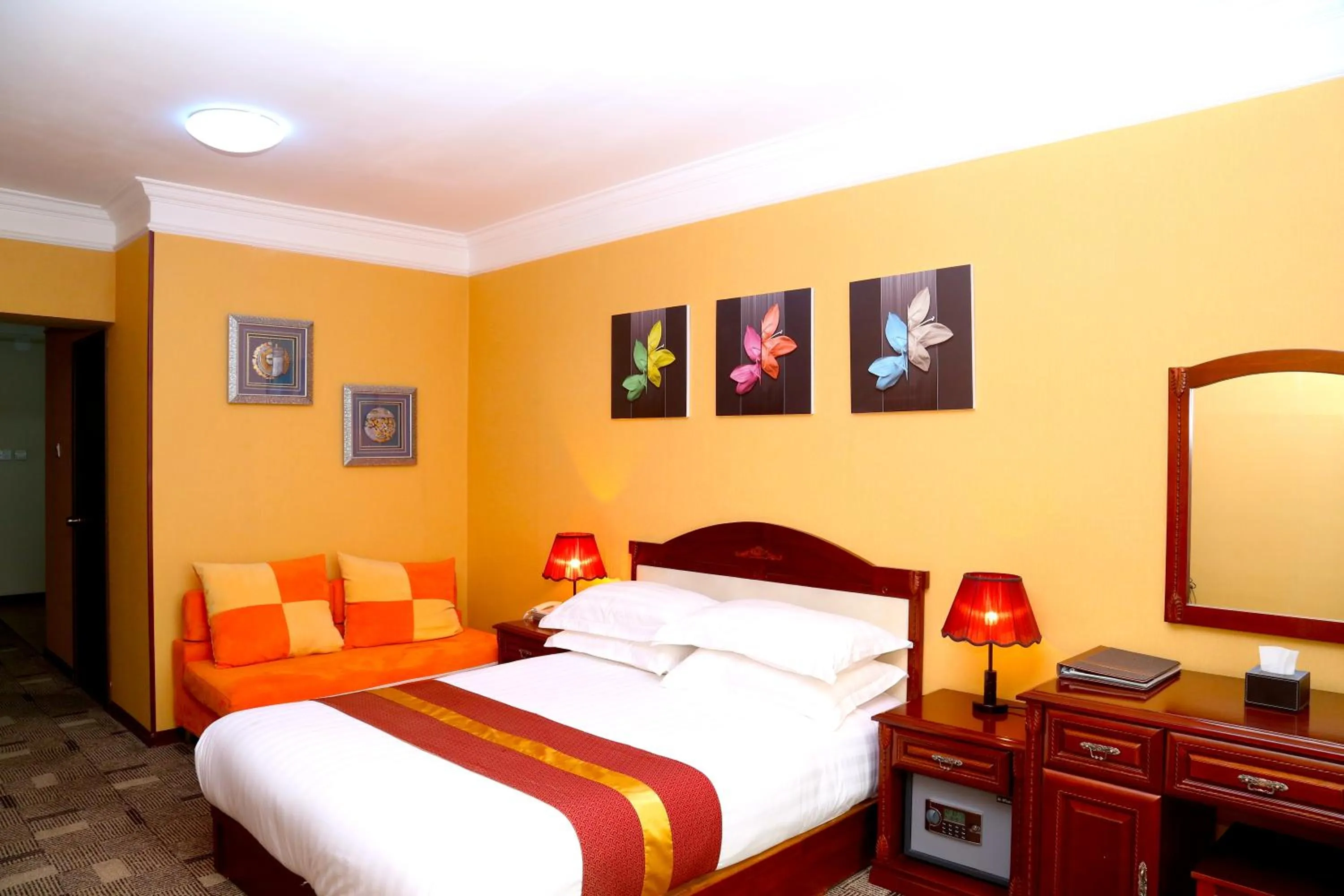 Bedroom, Bed in New West Hotel