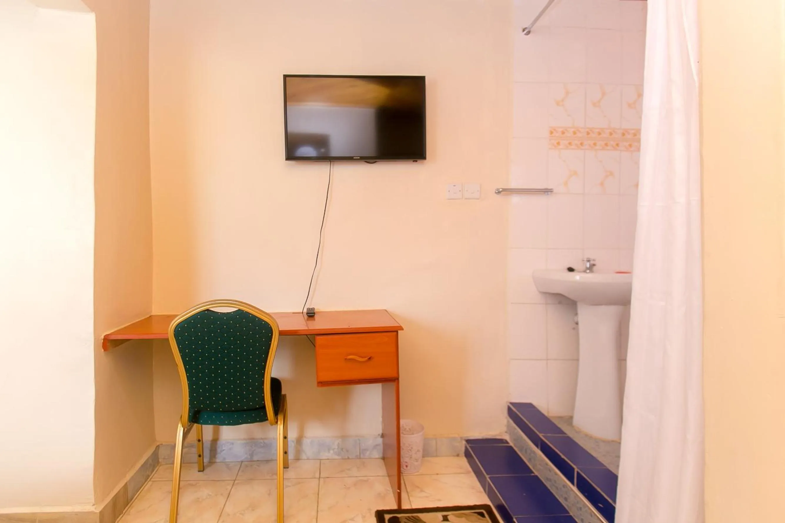 TV and multimedia in Zarita Boutique Hotel