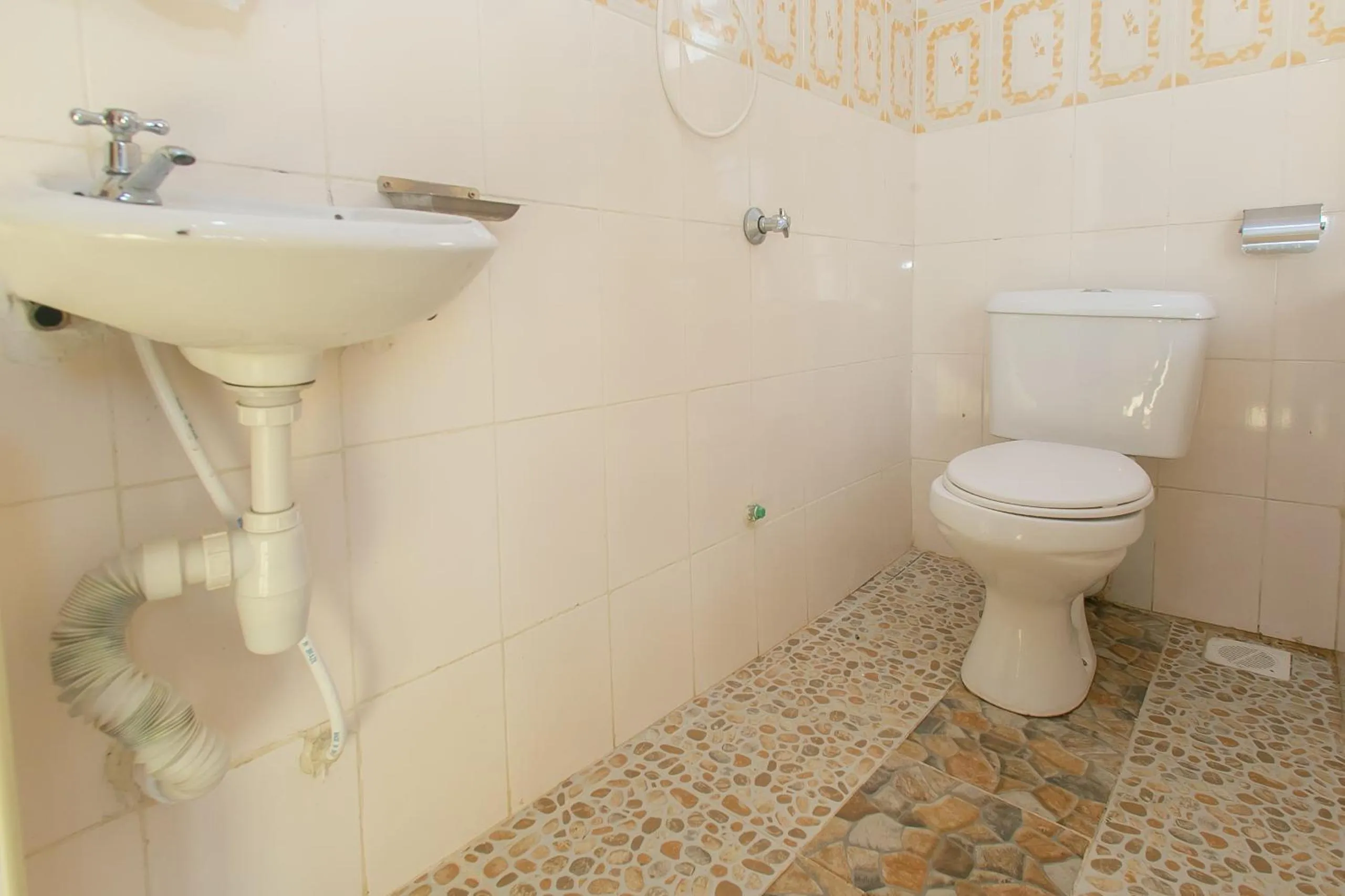 Toilet in Zarita Boutique Hotel