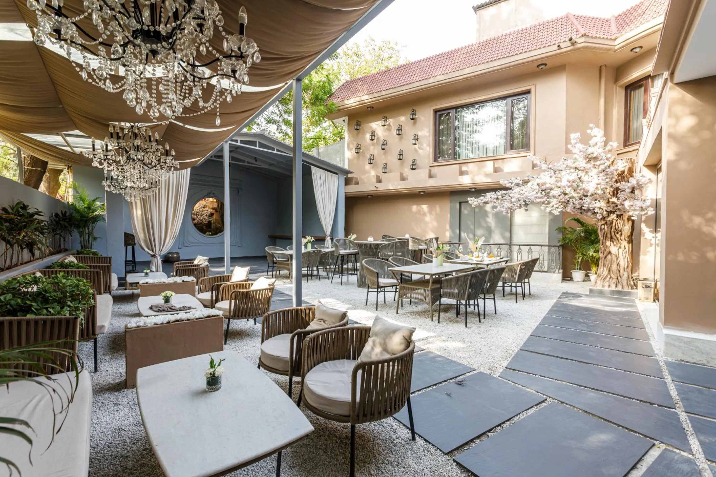 Restaurant/places to eat in Spara Boutique Resort