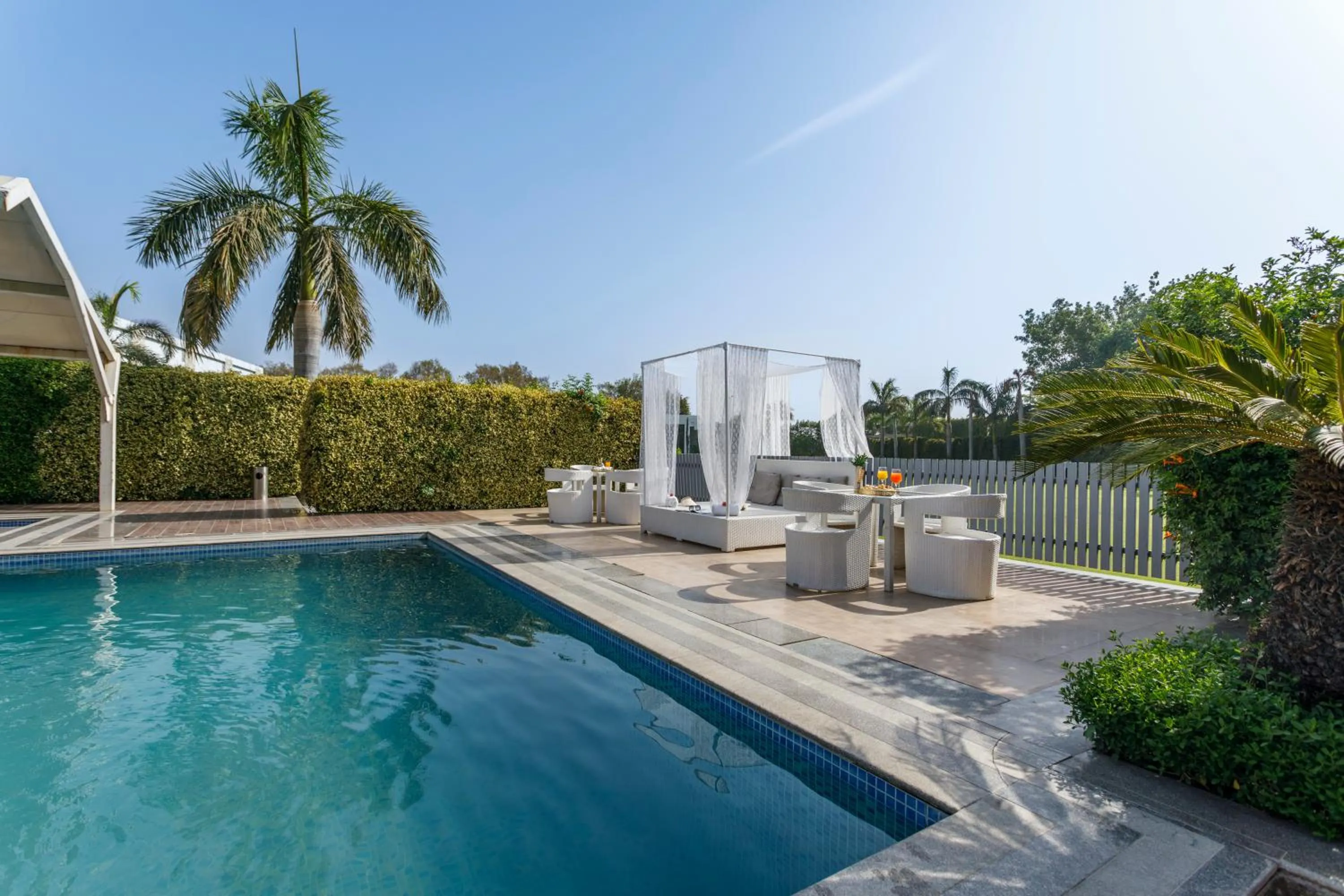 Swimming pool in Spara Boutique Resort