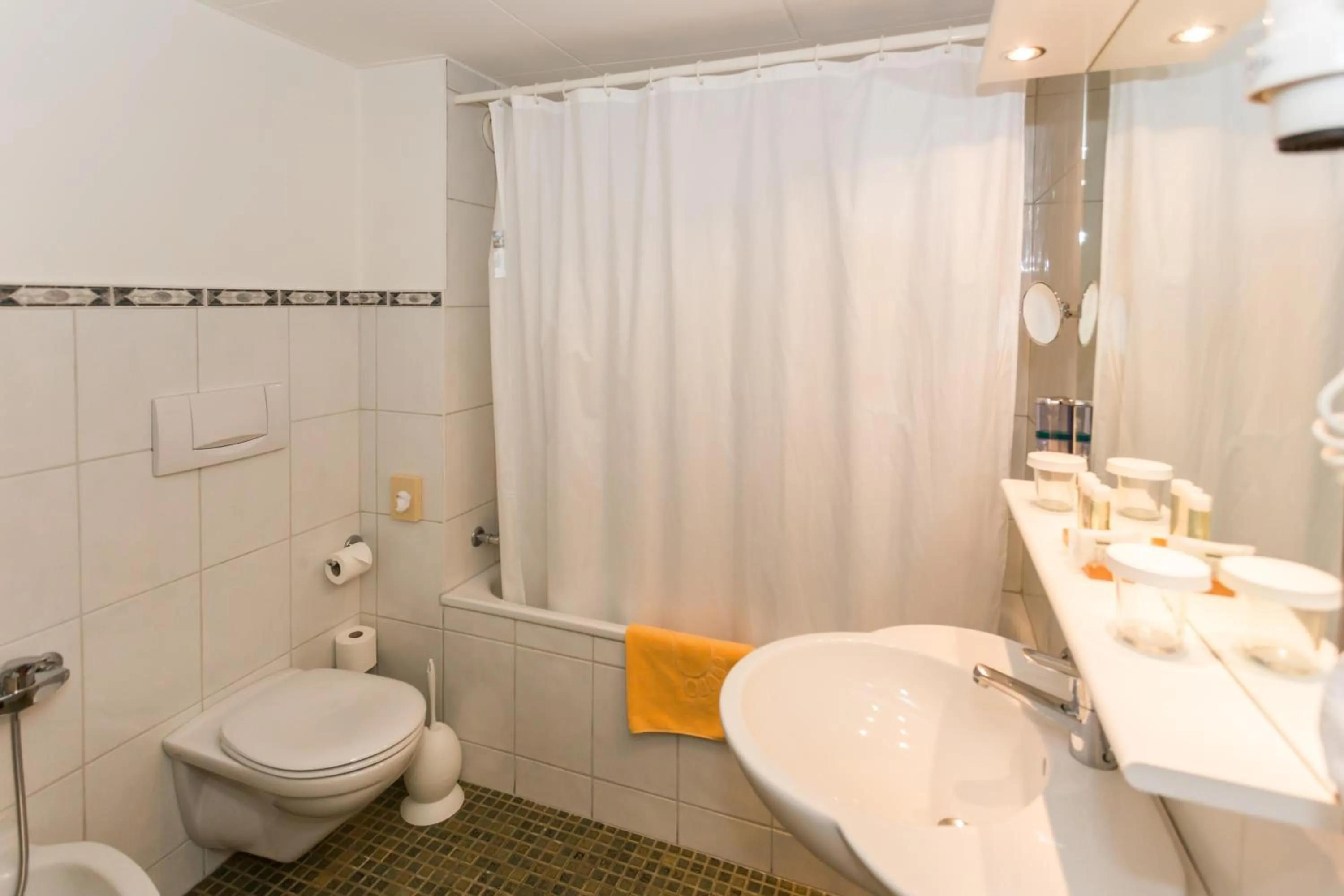 Bathroom in Hôtel du Rhône