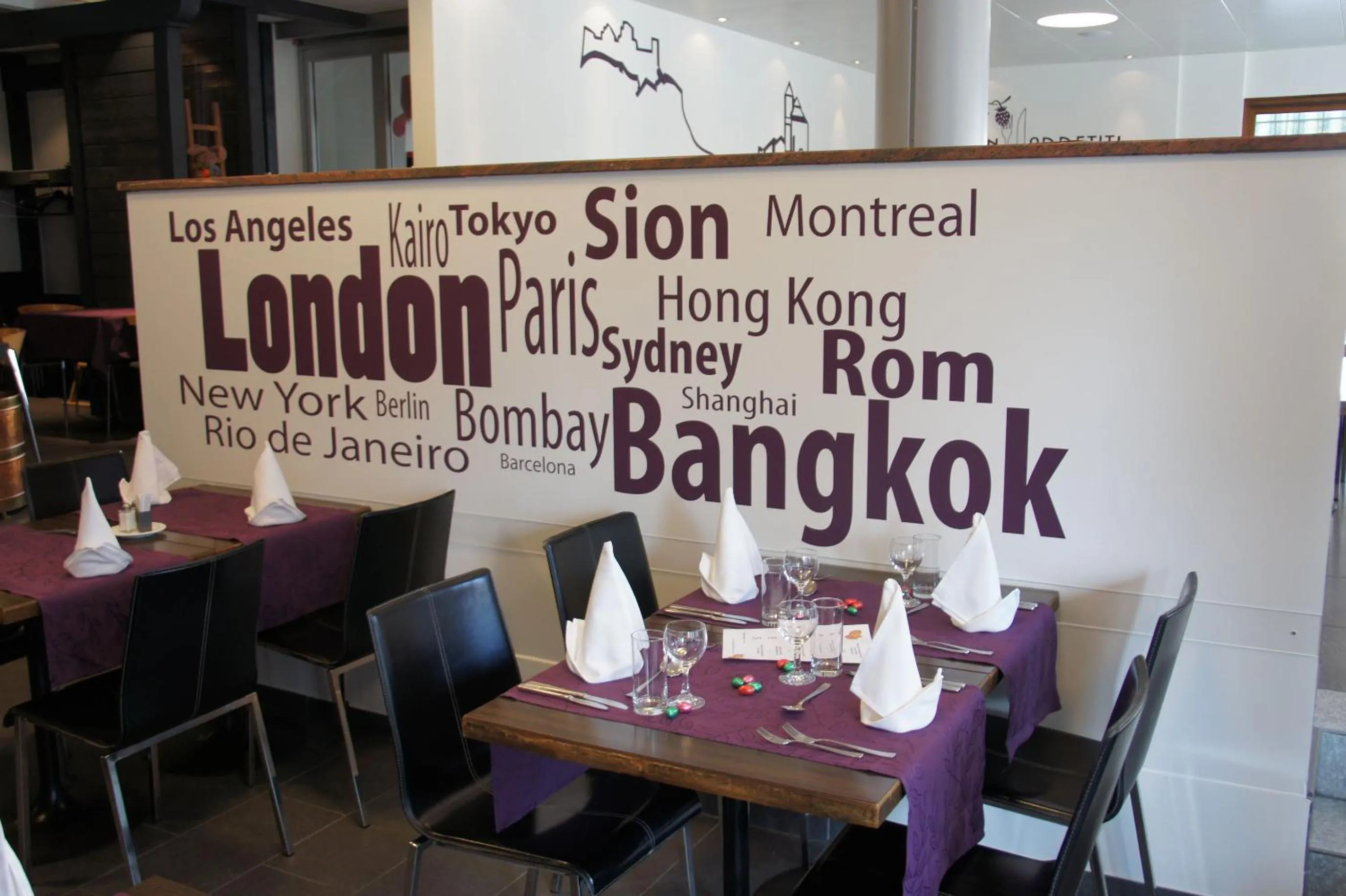 Restaurant/places to eat in Hôtel du Rhône