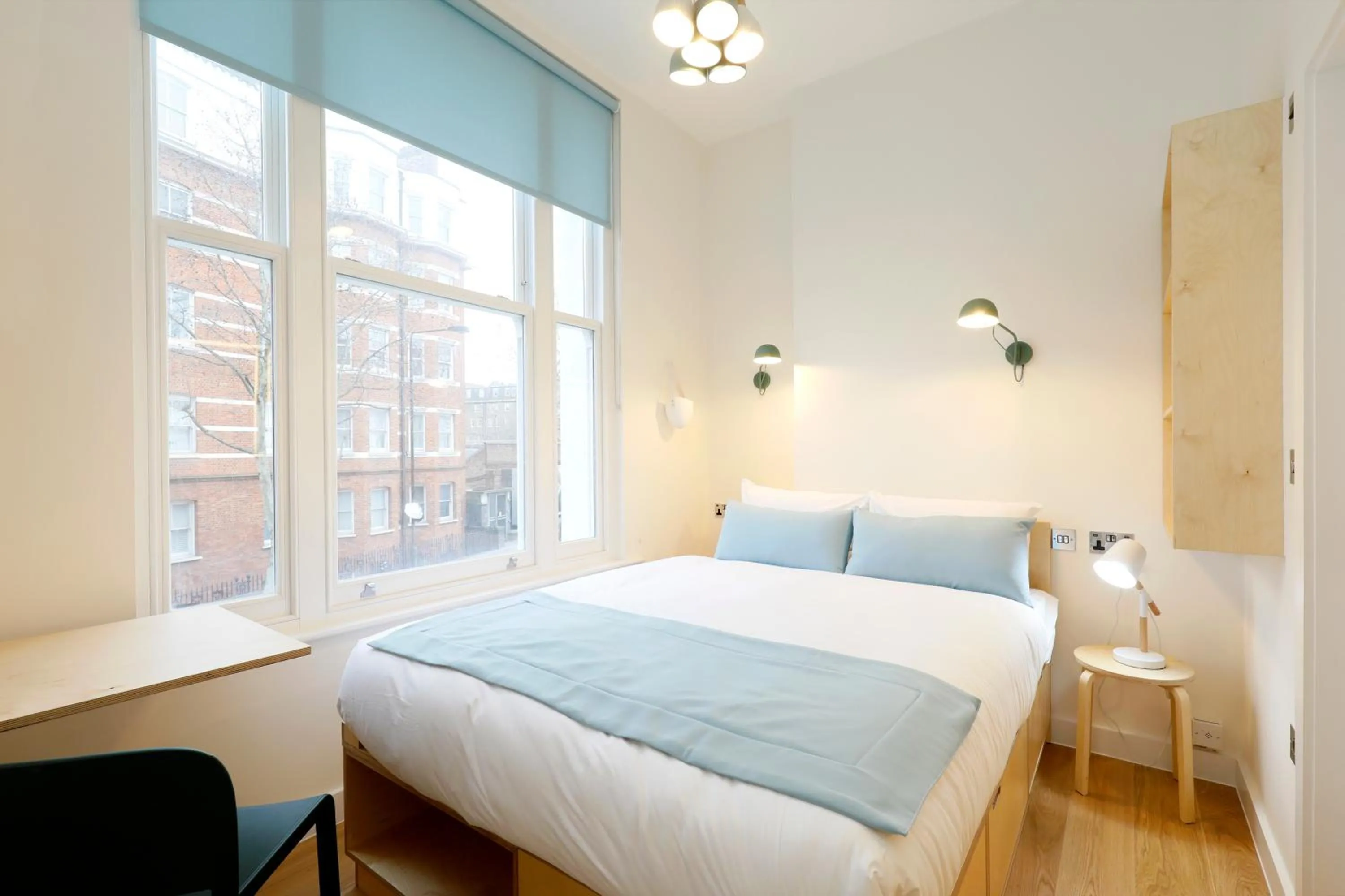 Bed in Kensington Stay