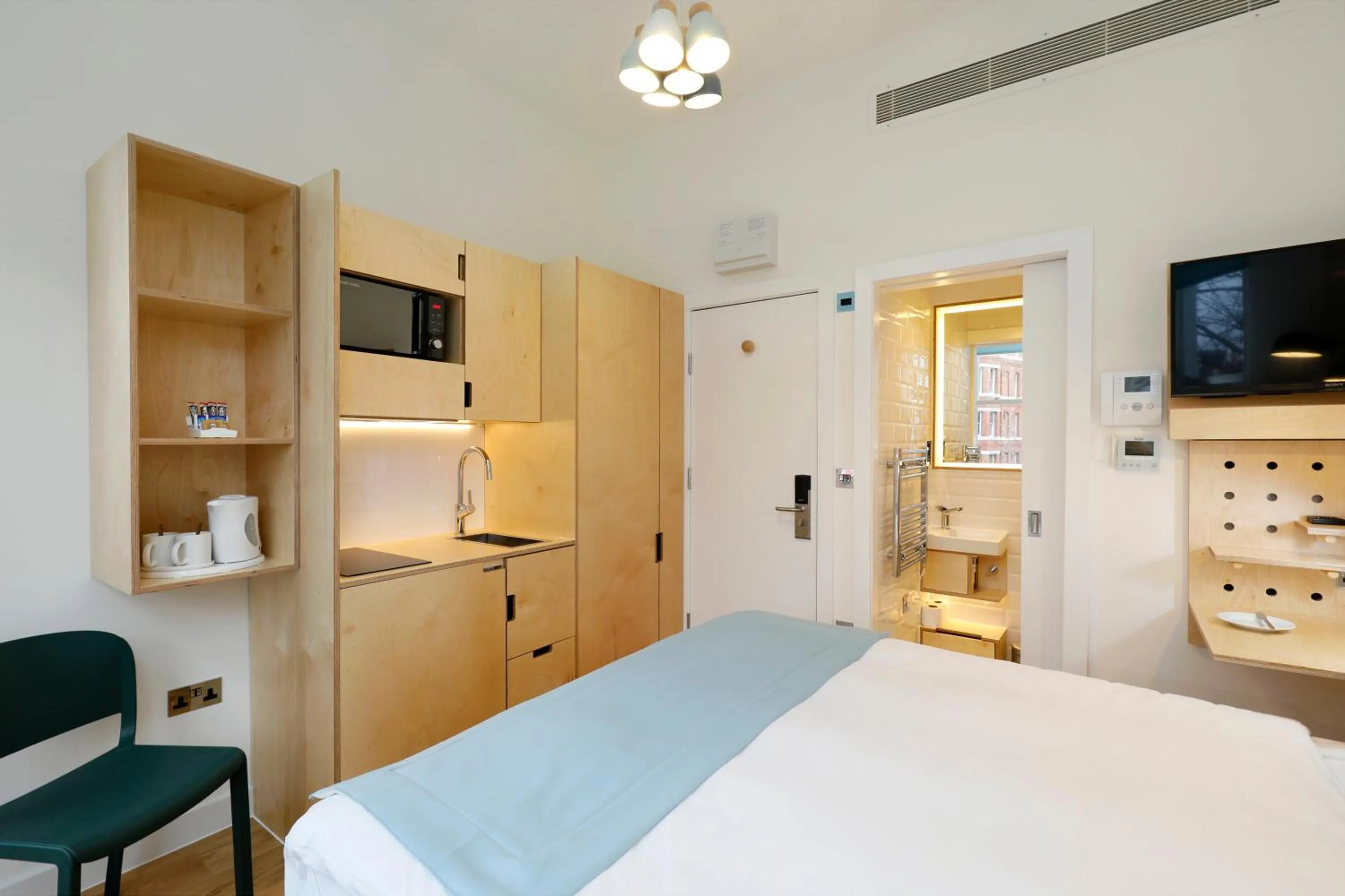 Bed in Kensington Stay