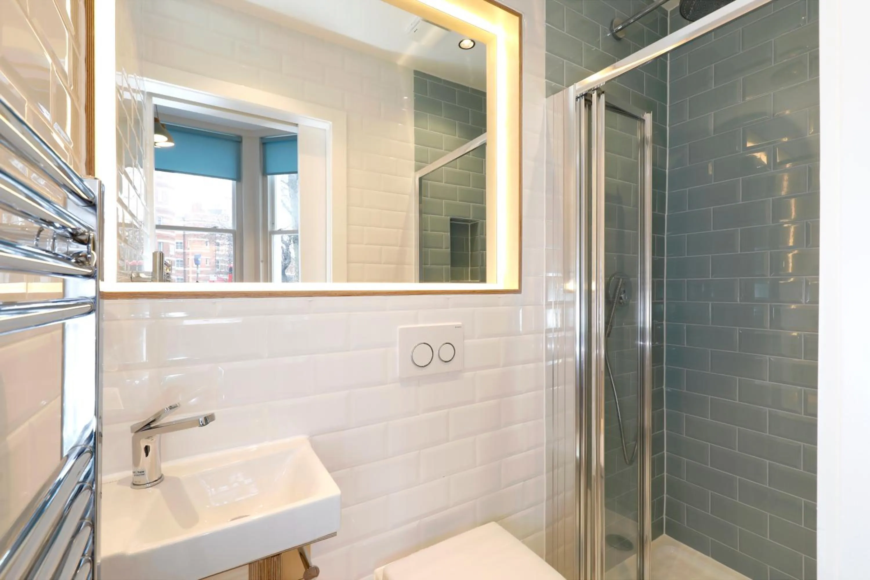 Shower in Kensington Stay