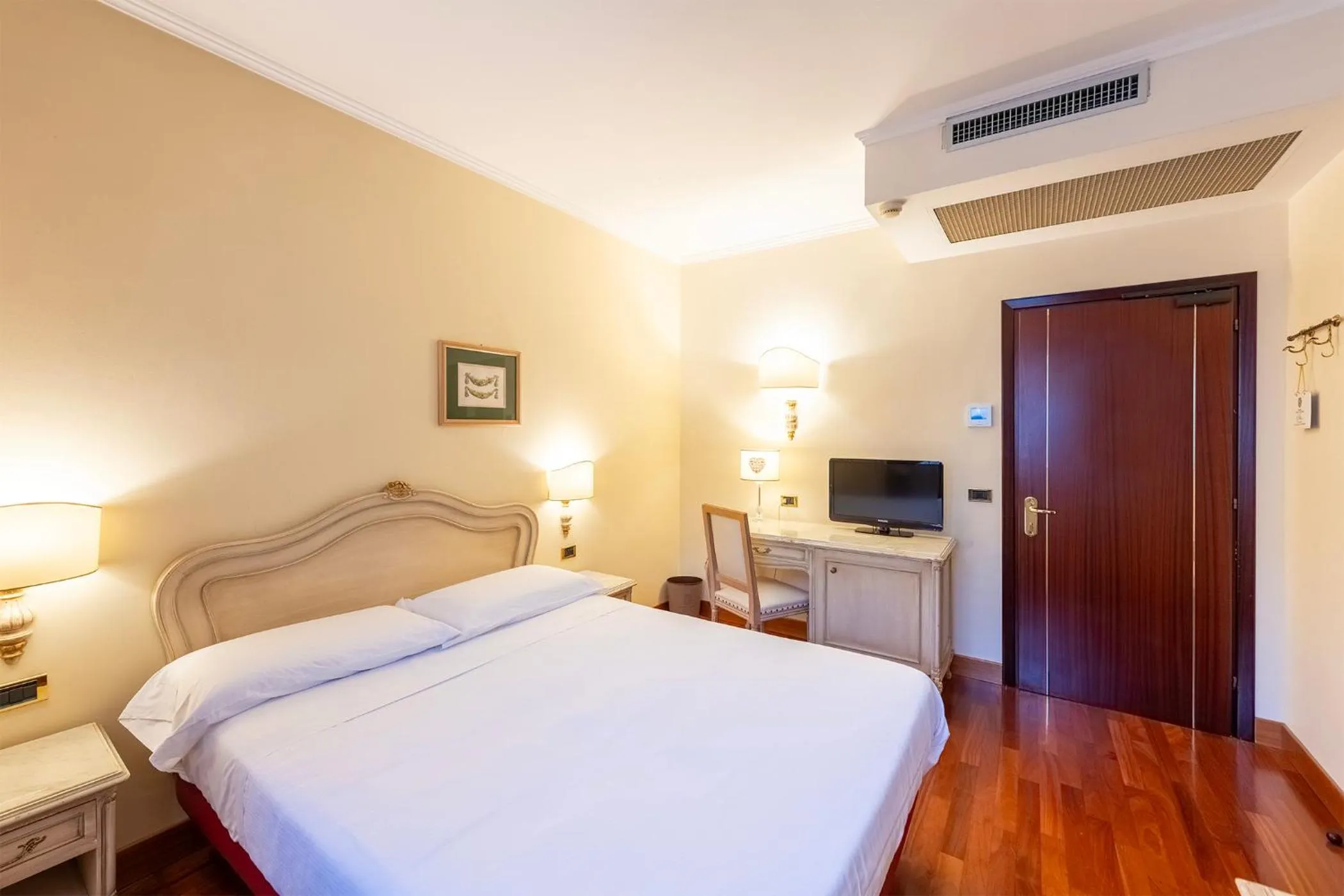 Bed in Majestic Toscanelli (centro storico)