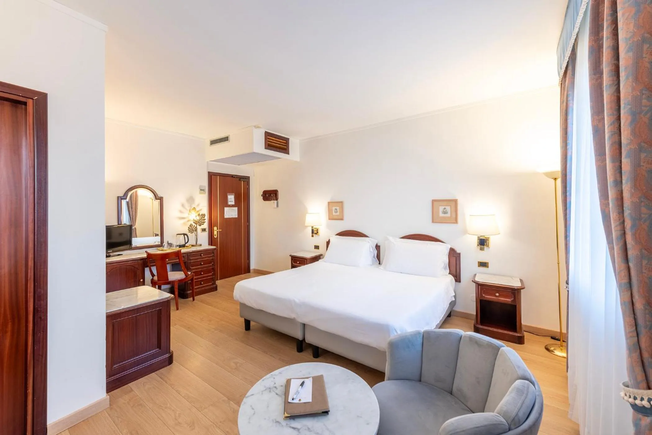 Bed in Majestic Toscanelli (centro storico)