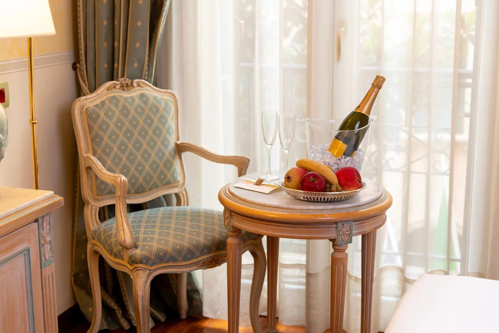 Business facilities in Majestic Toscanelli (centro storico)