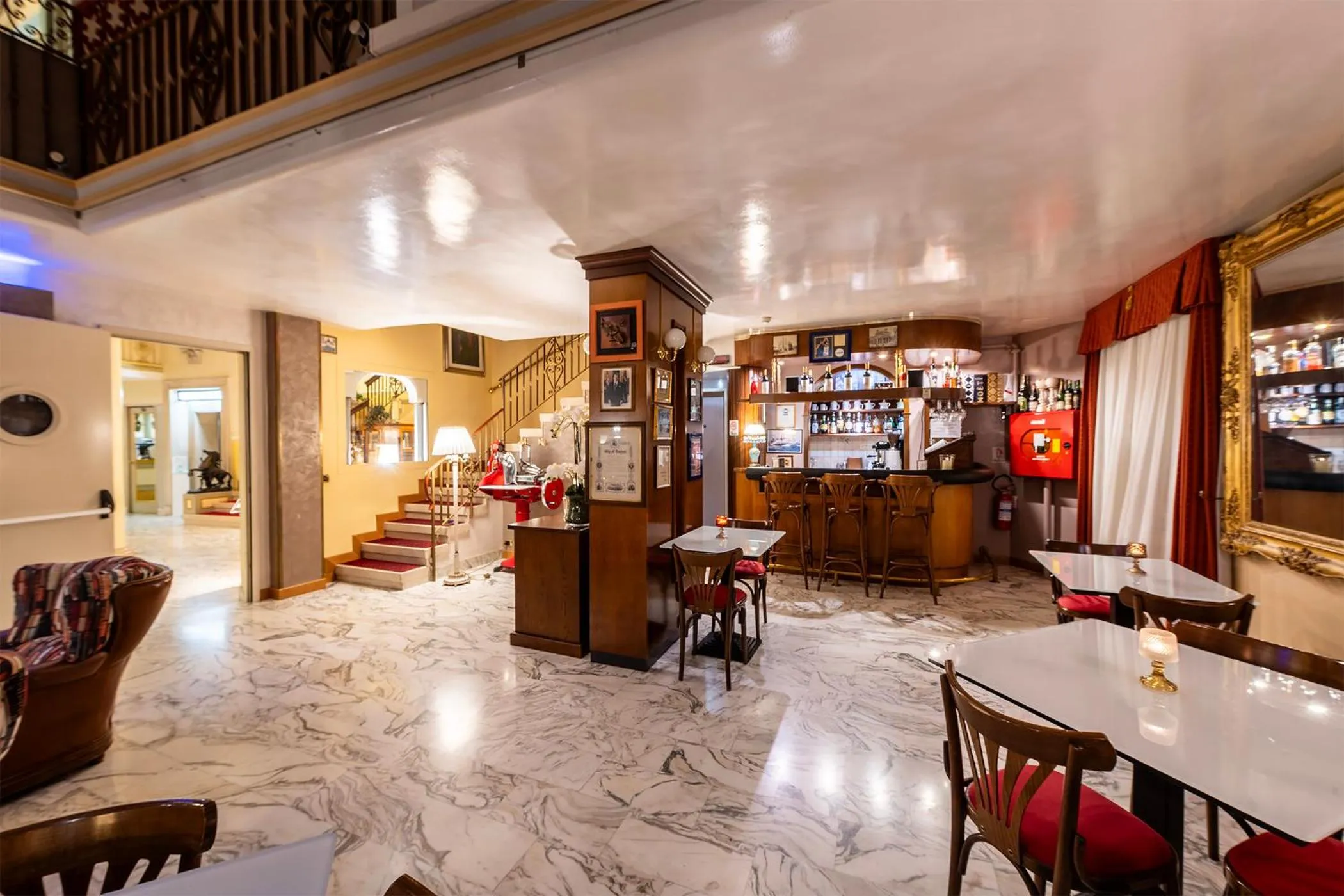 Restaurant/places to eat in Majestic Toscanelli (centro storico)