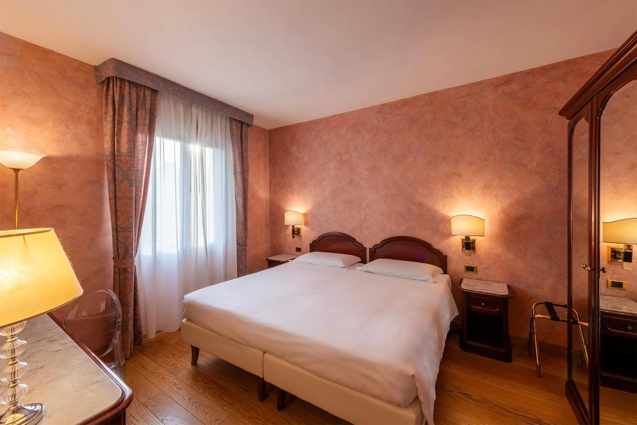 Bed in Majestic Toscanelli (centro storico)