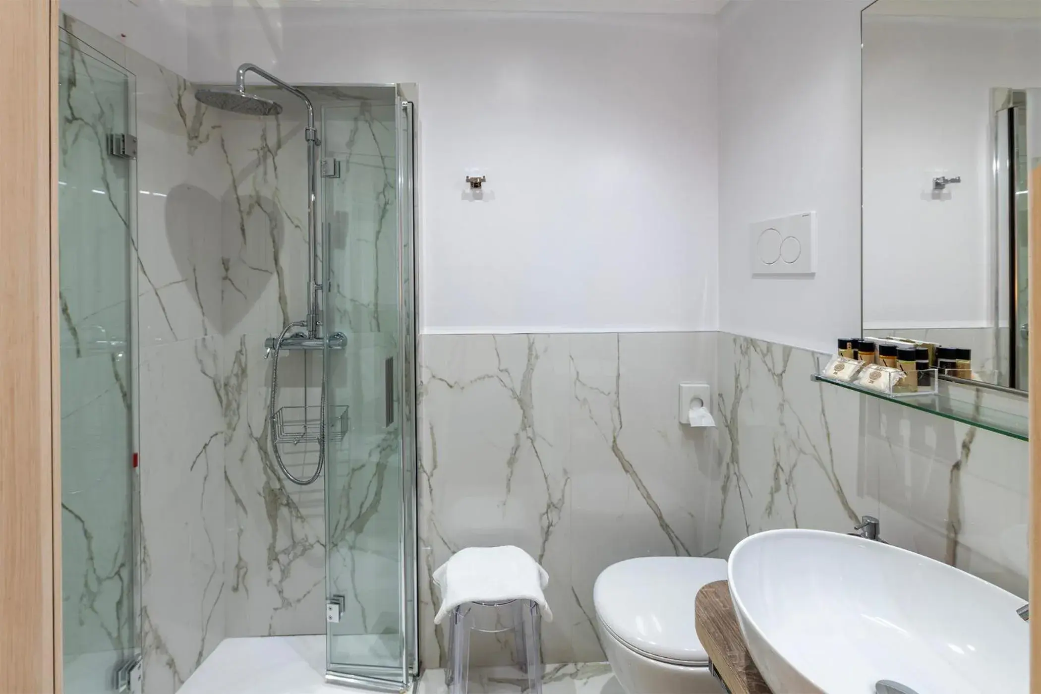 Standard Double or Twin Room in Majestic Toscanelli (centro storico) Standard Double or Twin Room in Majestic Toscanelli (centro storico)