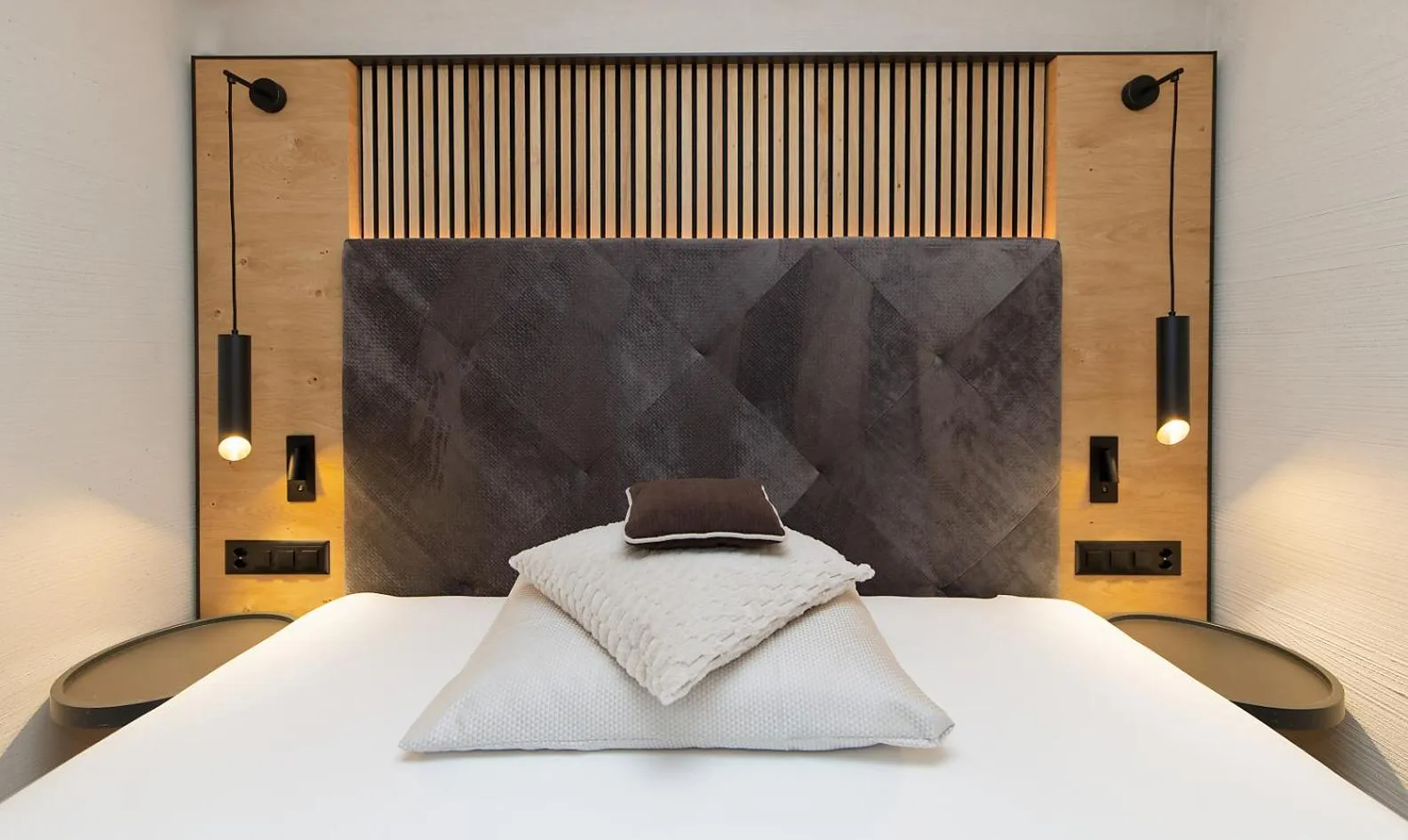 Photo of the whole room, Bed in Panorama Samnaun