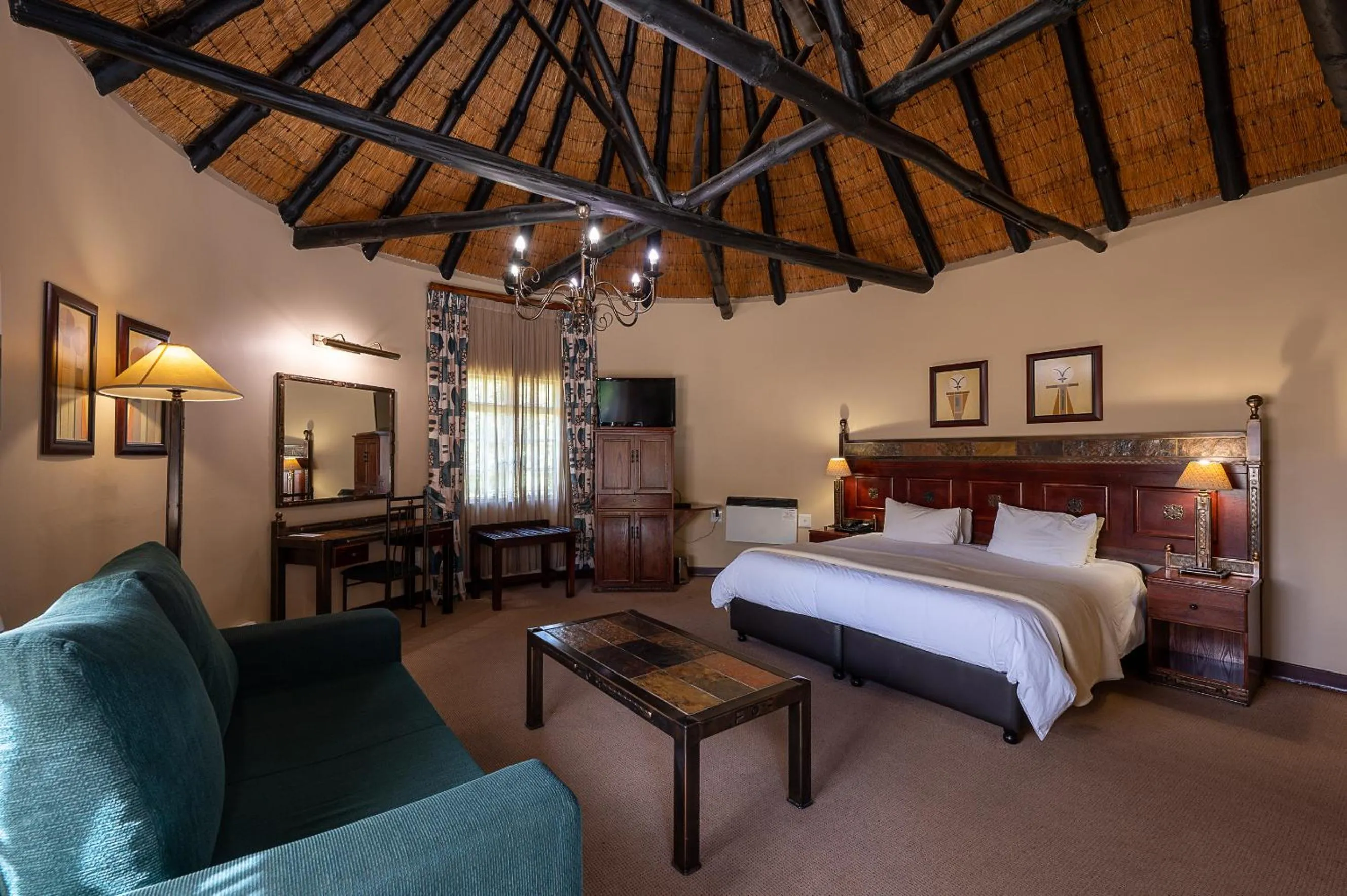 Bed in Cathedral Peak Hotel