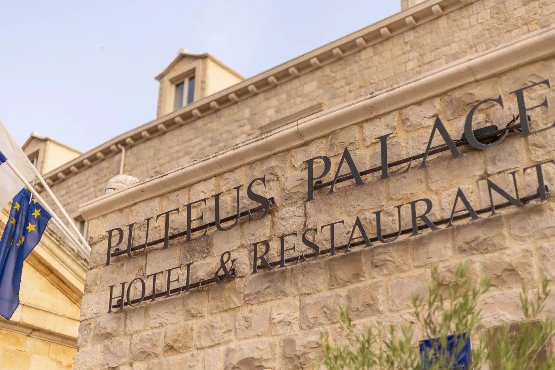 Facade/entrance in Puteus Palace Heritage Hotel Facade/entrance in Puteus Palace Heritage Hotel