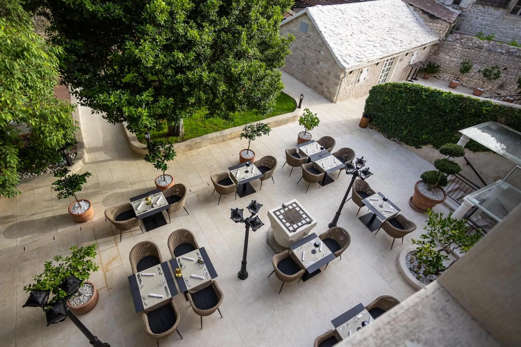 Restaurant/places to eat in Puteus Palace Heritage Hotel