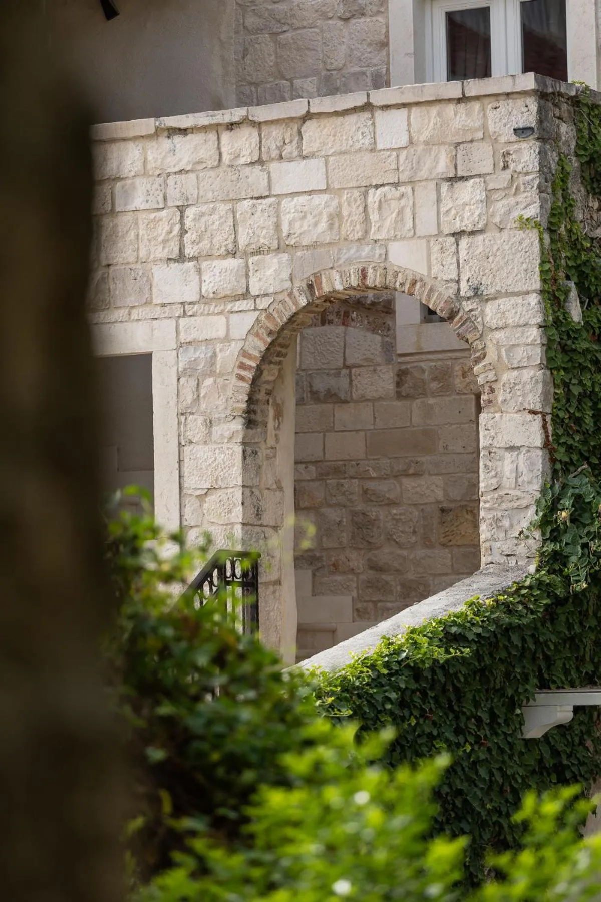 Property building in Puteus Palace Heritage Hotel