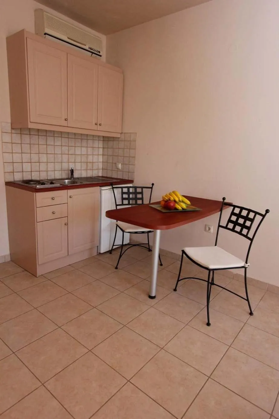Dining area in Lambrinos Suites