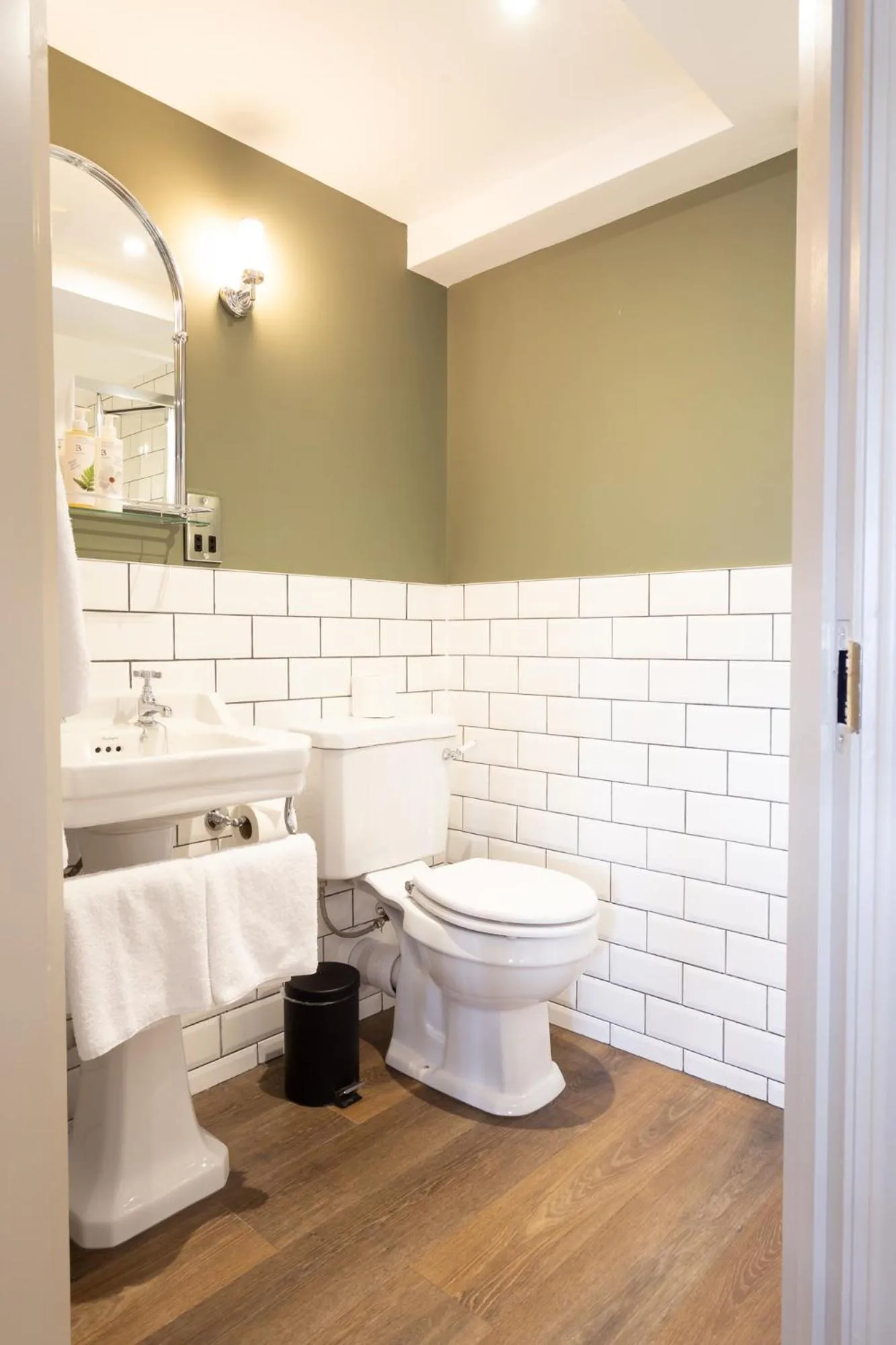 Bathroom in Castle Inn