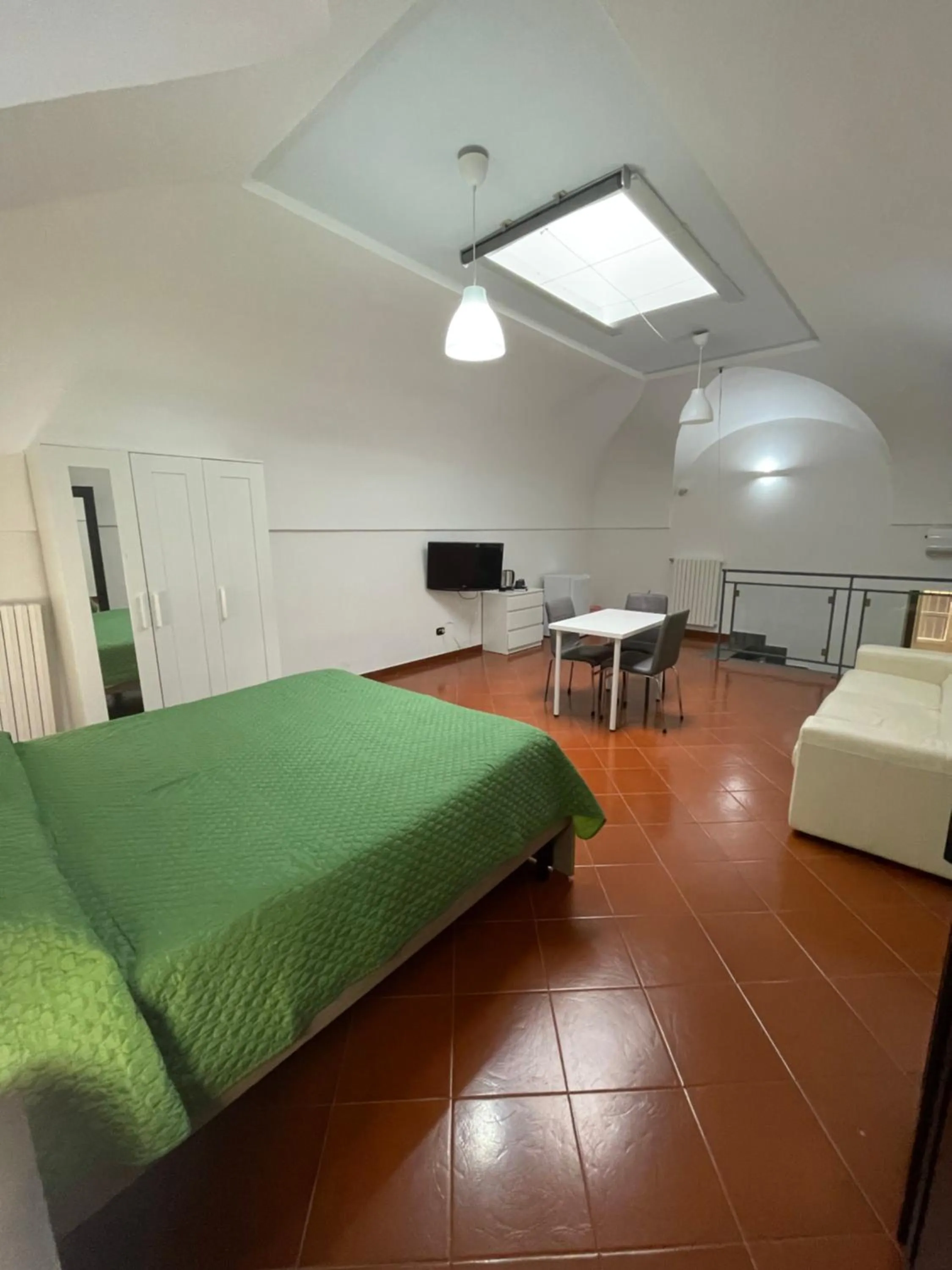 Bedroom, Bed in Dante Rooms