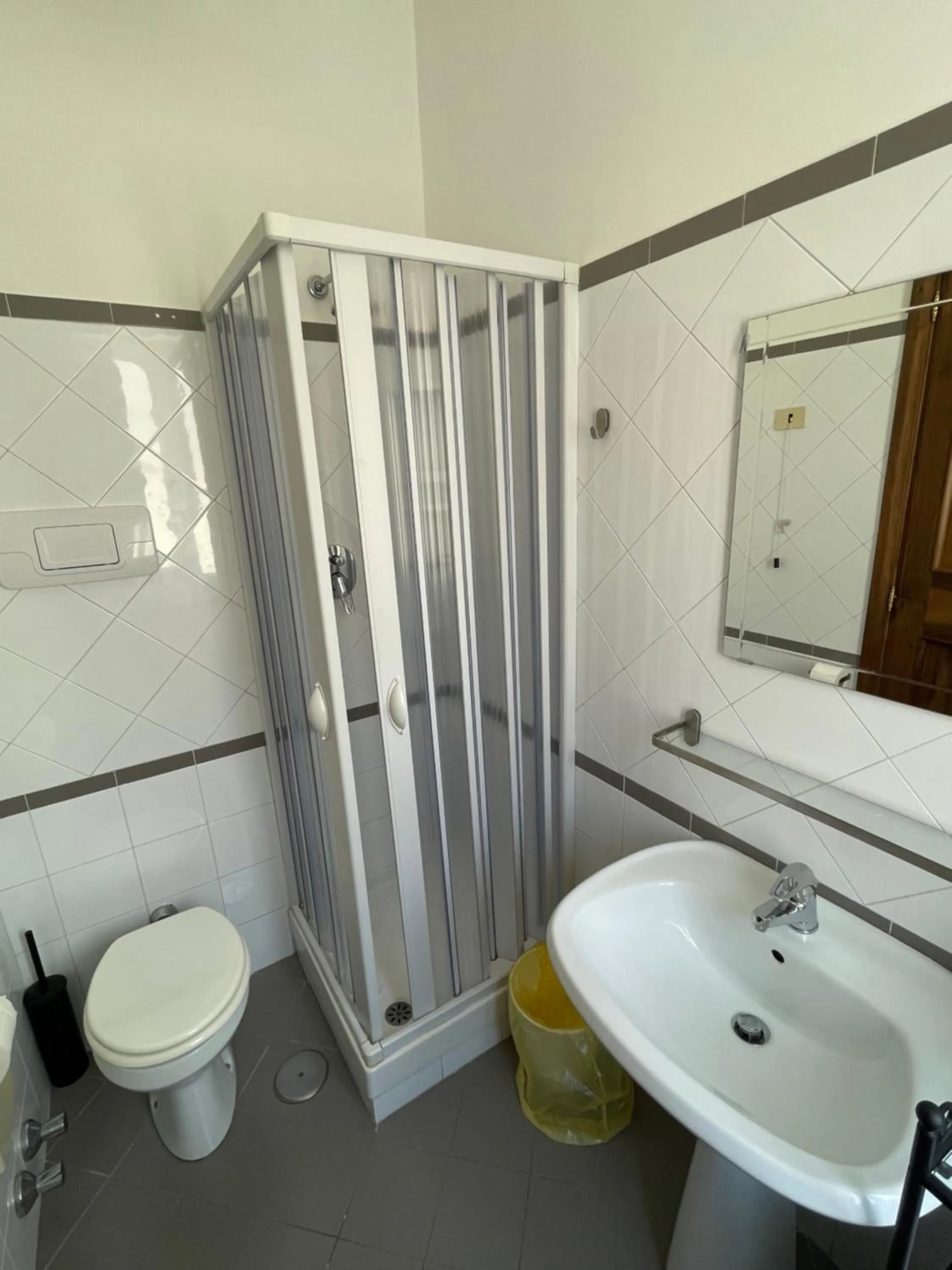 Shower in Dante Rooms