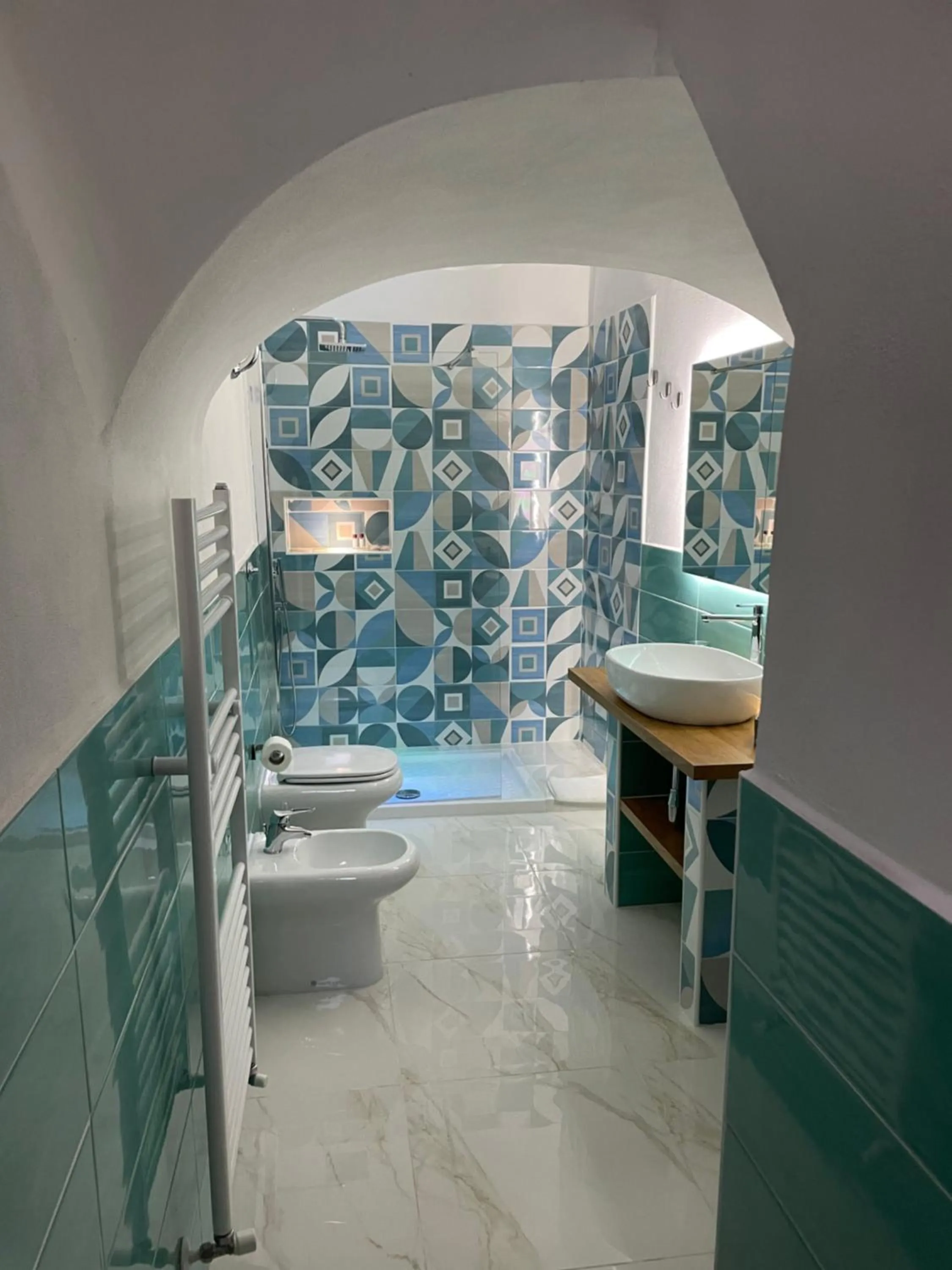 Bathroom in Dante Rooms