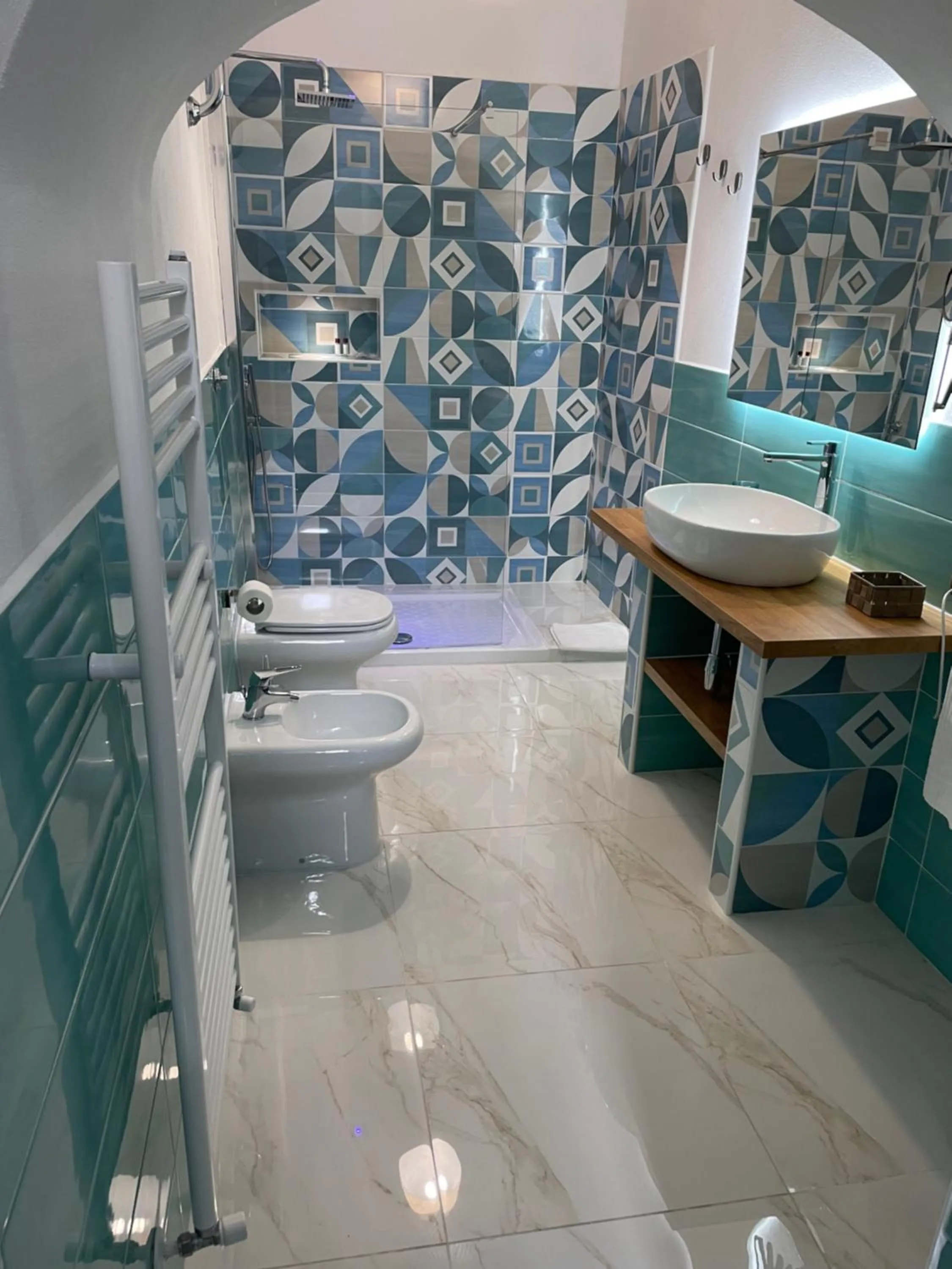 Shower in Dante Rooms