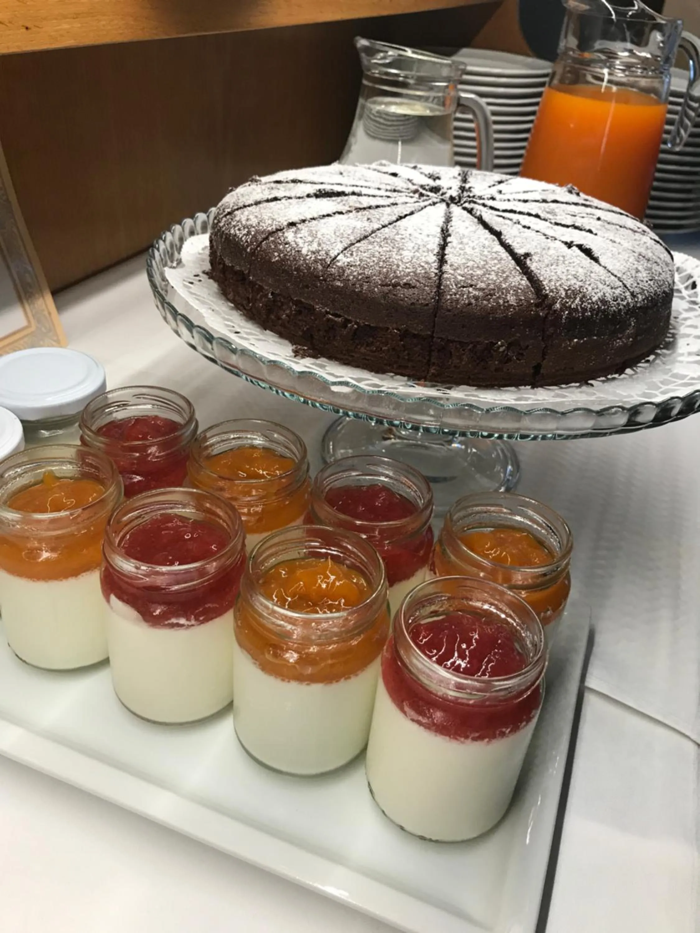 Buffet breakfast in Garni La Vara