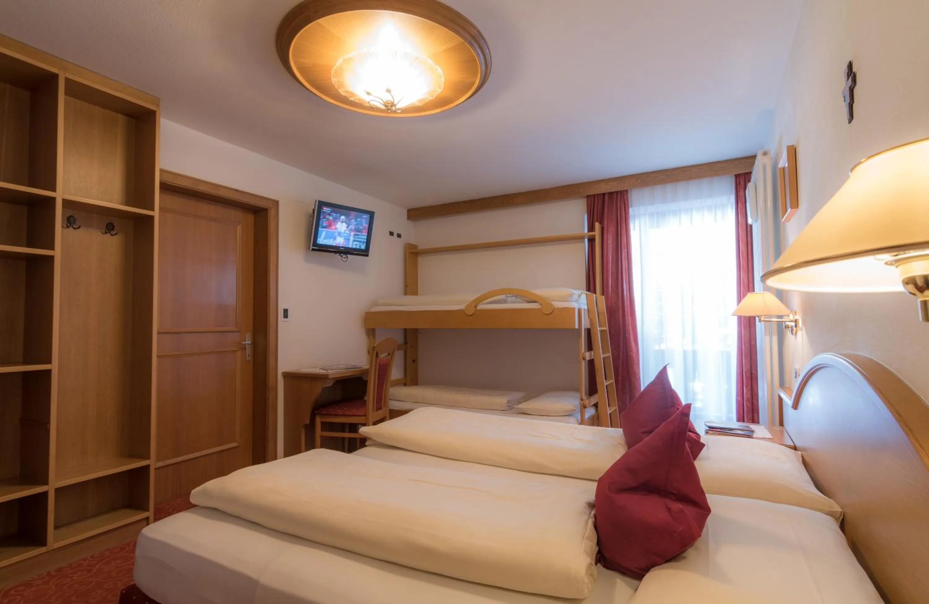 Balcony/Terrace, Bed in Garni La Vara