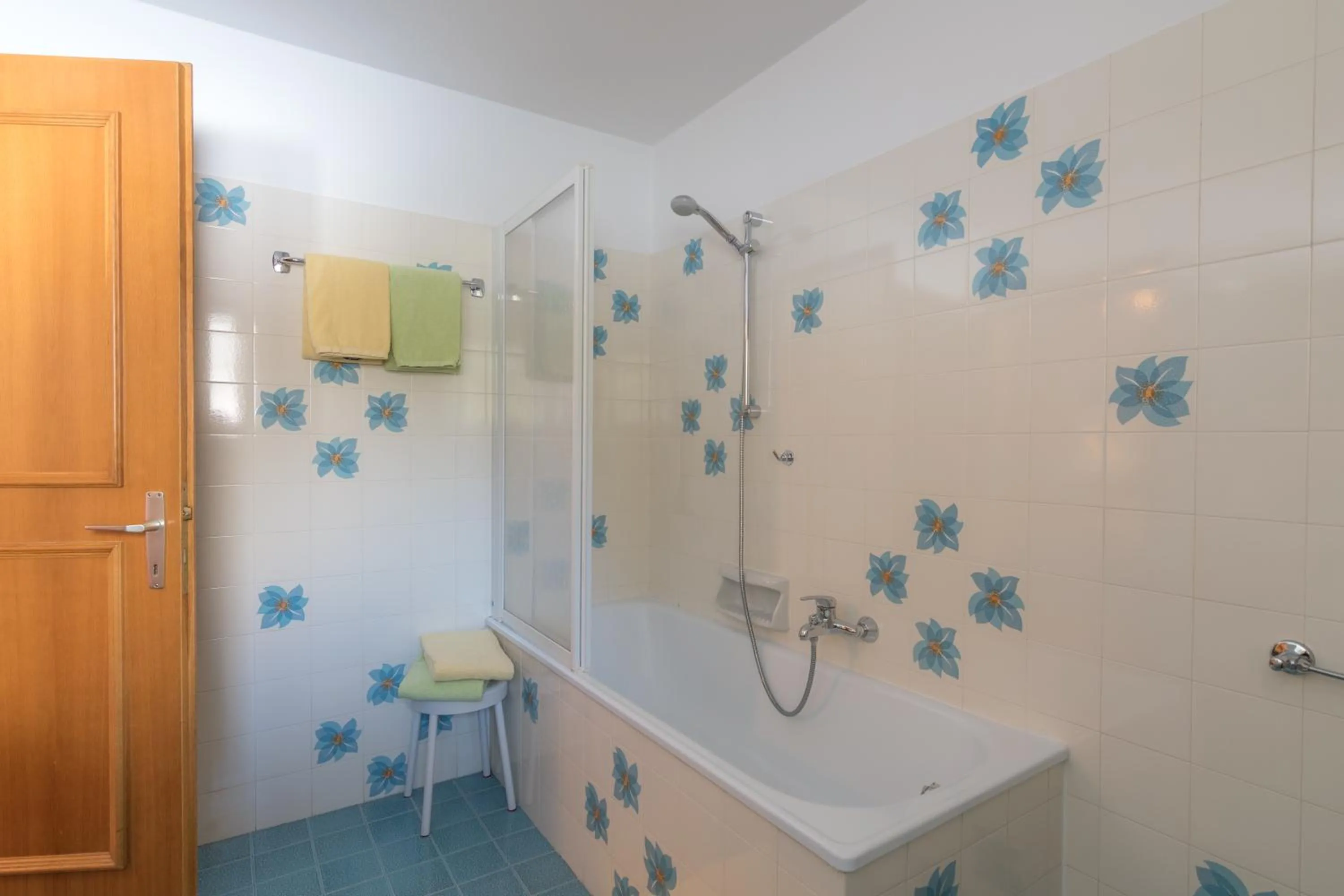 Bathroom in Garni La Vara