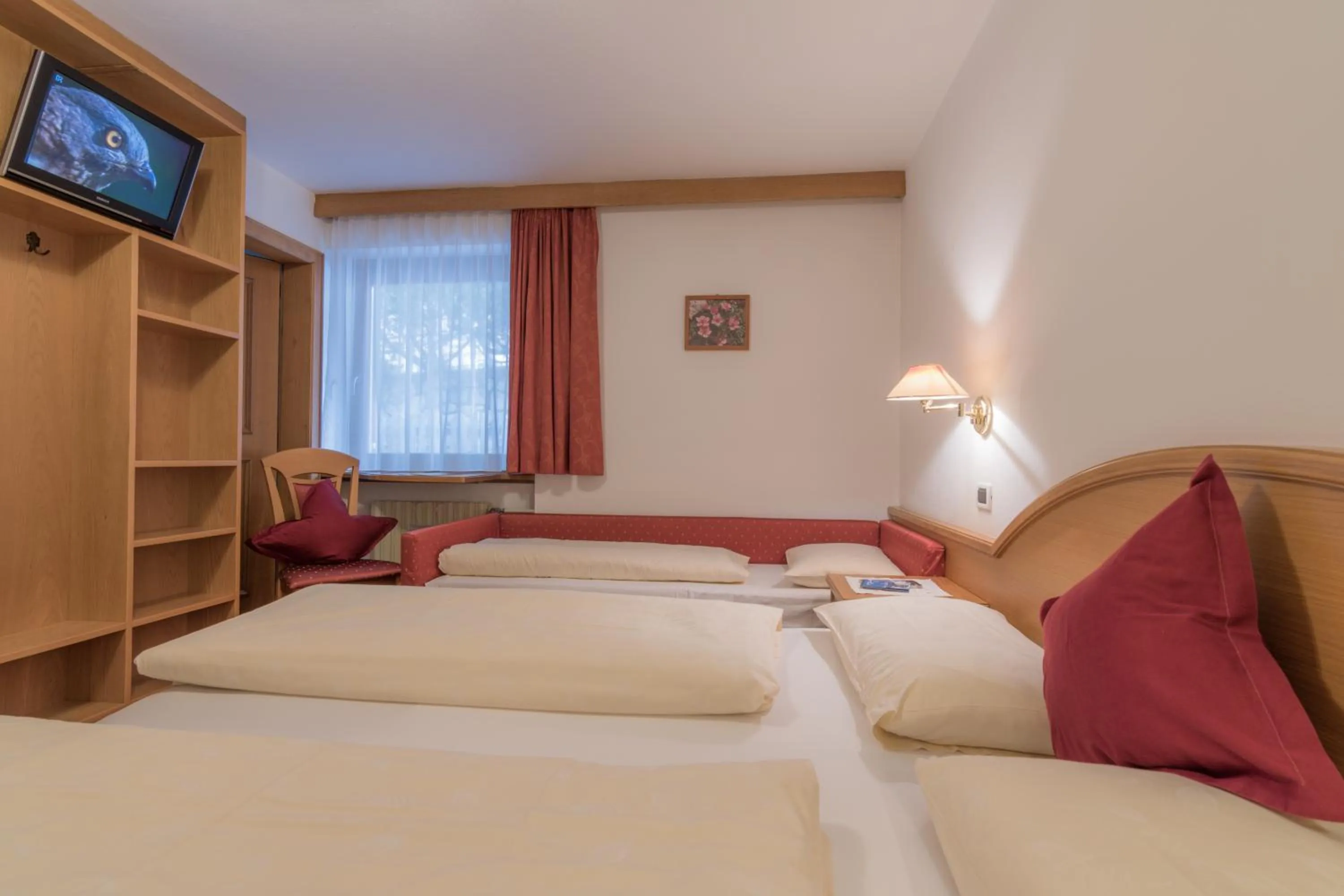 Bedroom, Bed in Garni La Vara