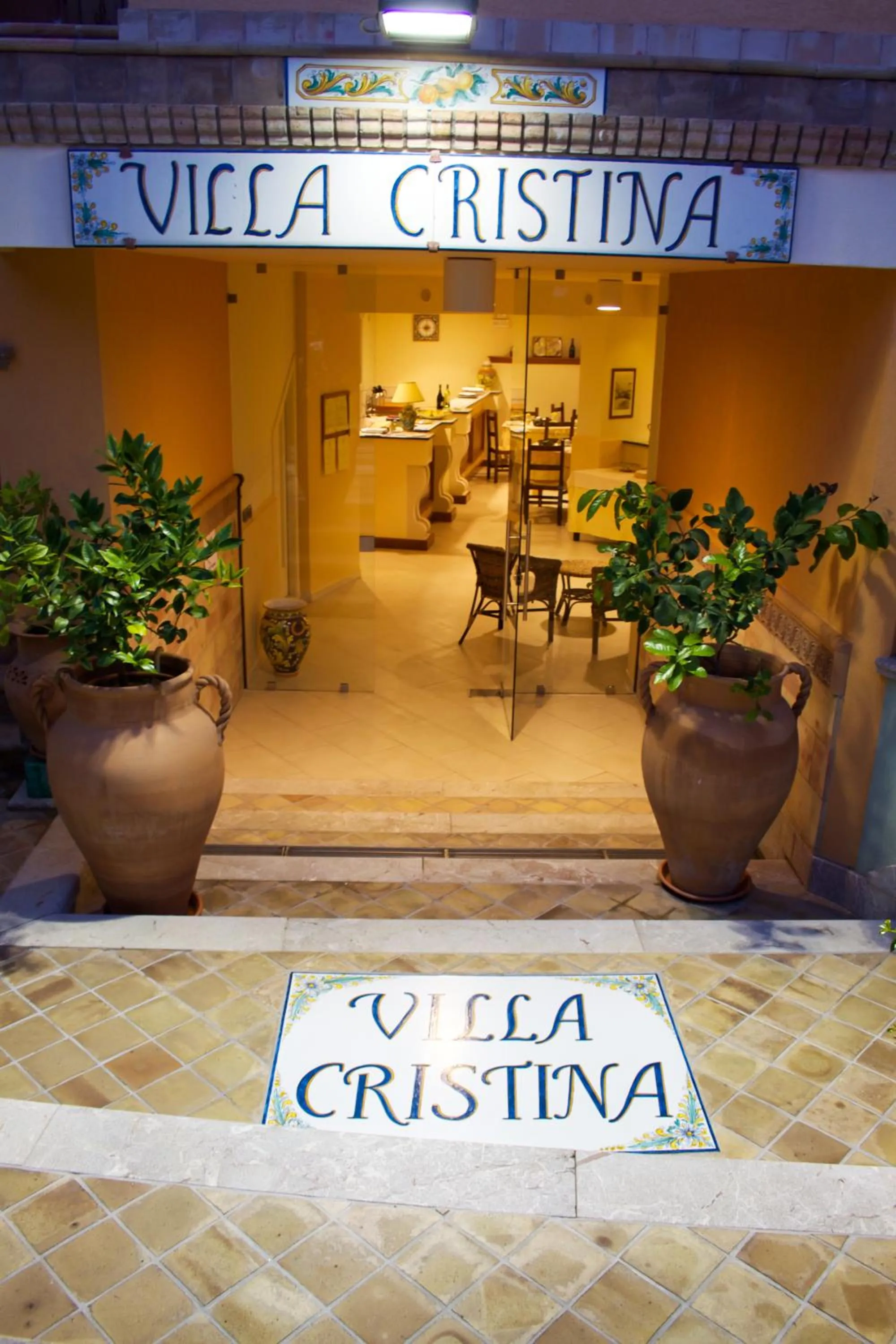 Facade/entrance in Villa Cristina