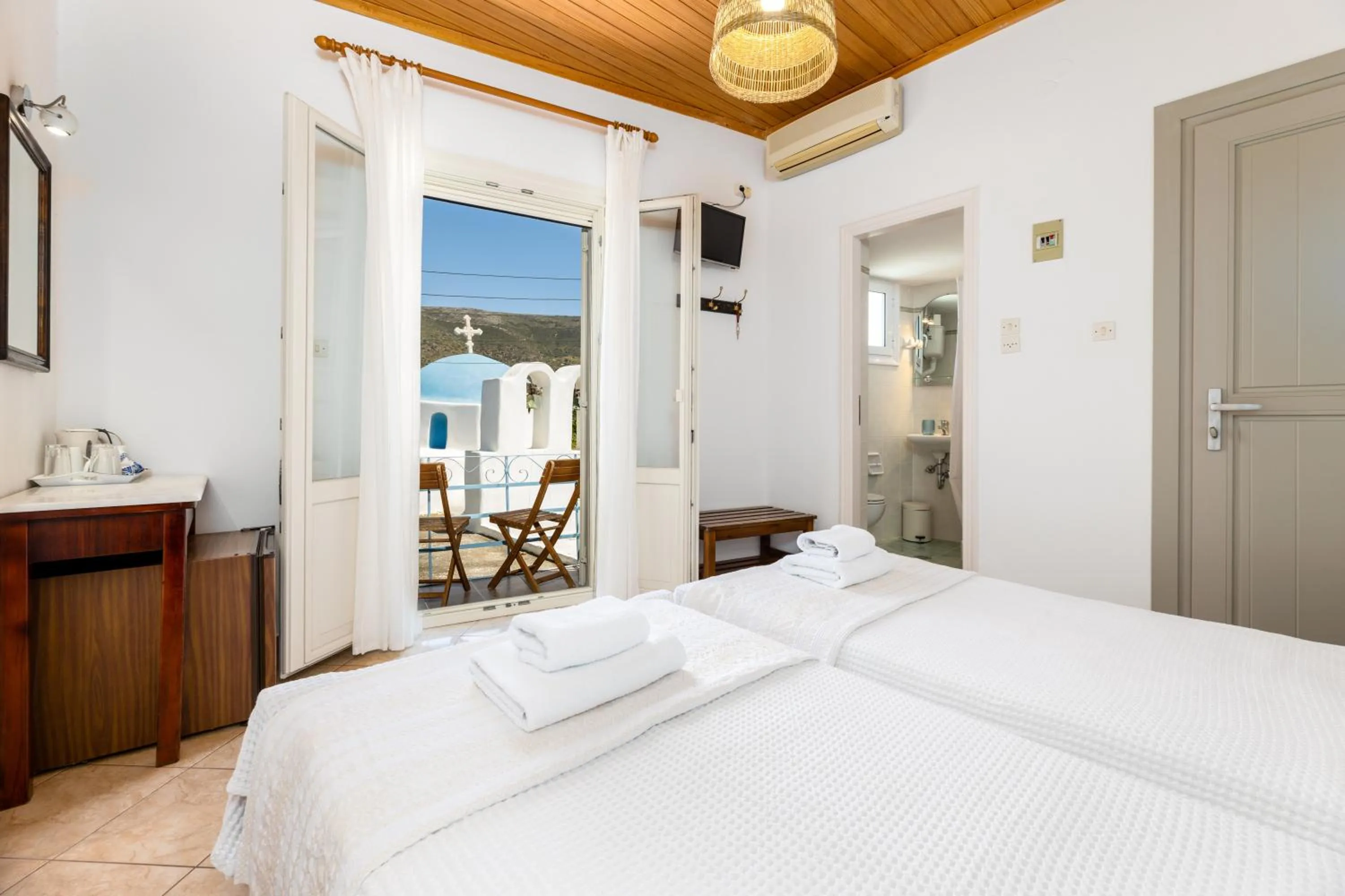 Photo of the whole room, Bed in Hotel Dina